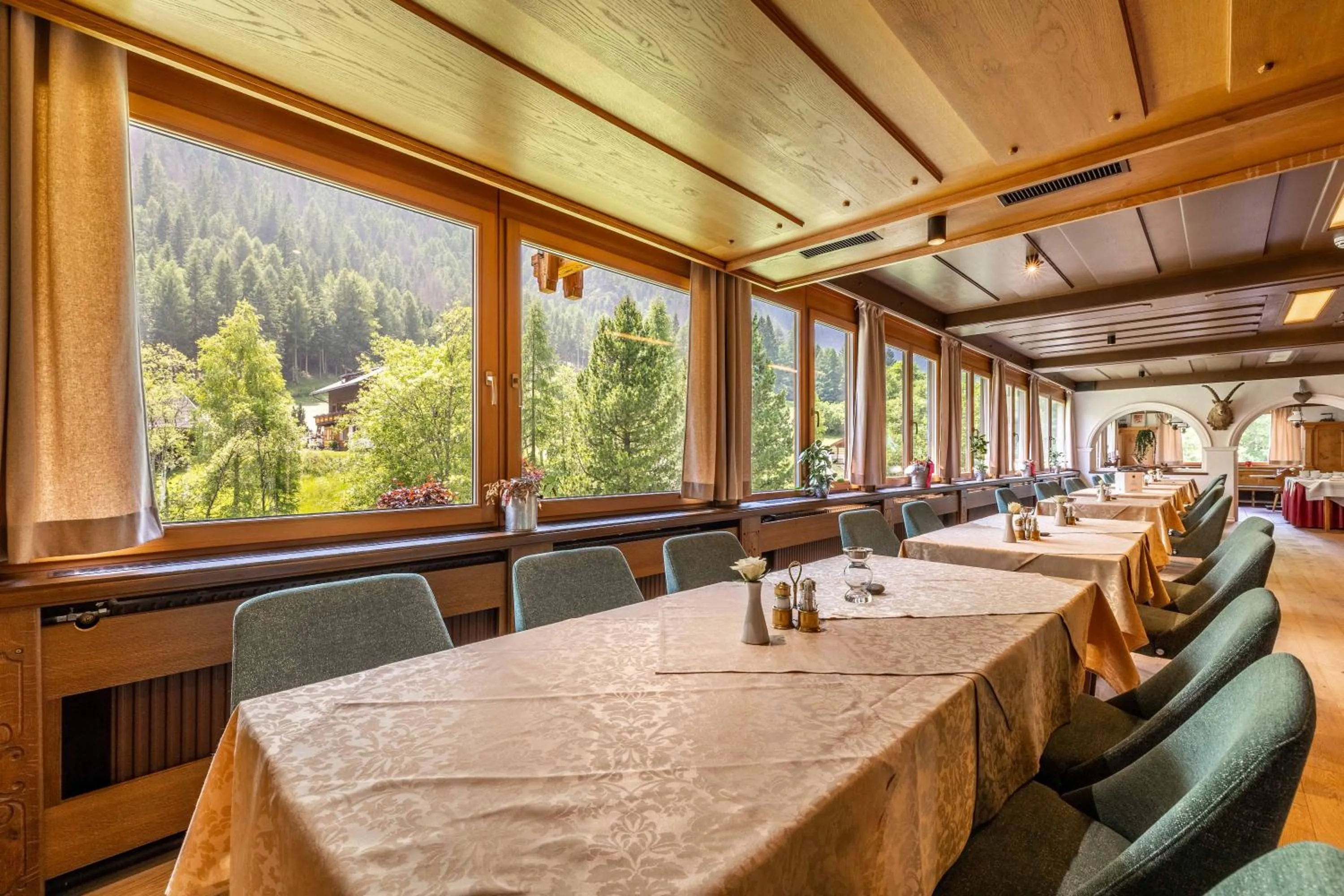 Restaurant/places to eat in Hotel Kärntnerhof by keyone