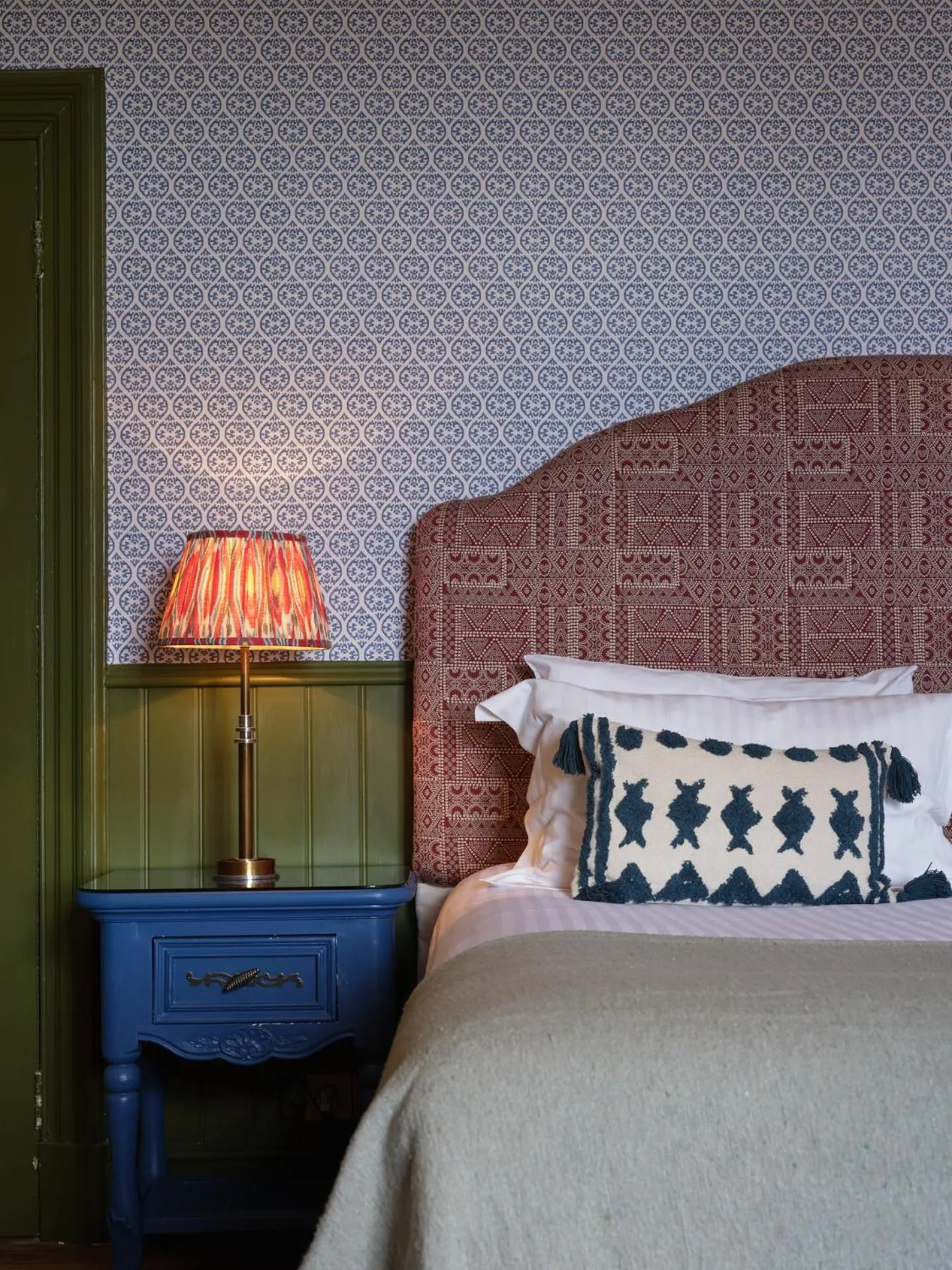 Bedroom, Bed in Old Bell Hotel