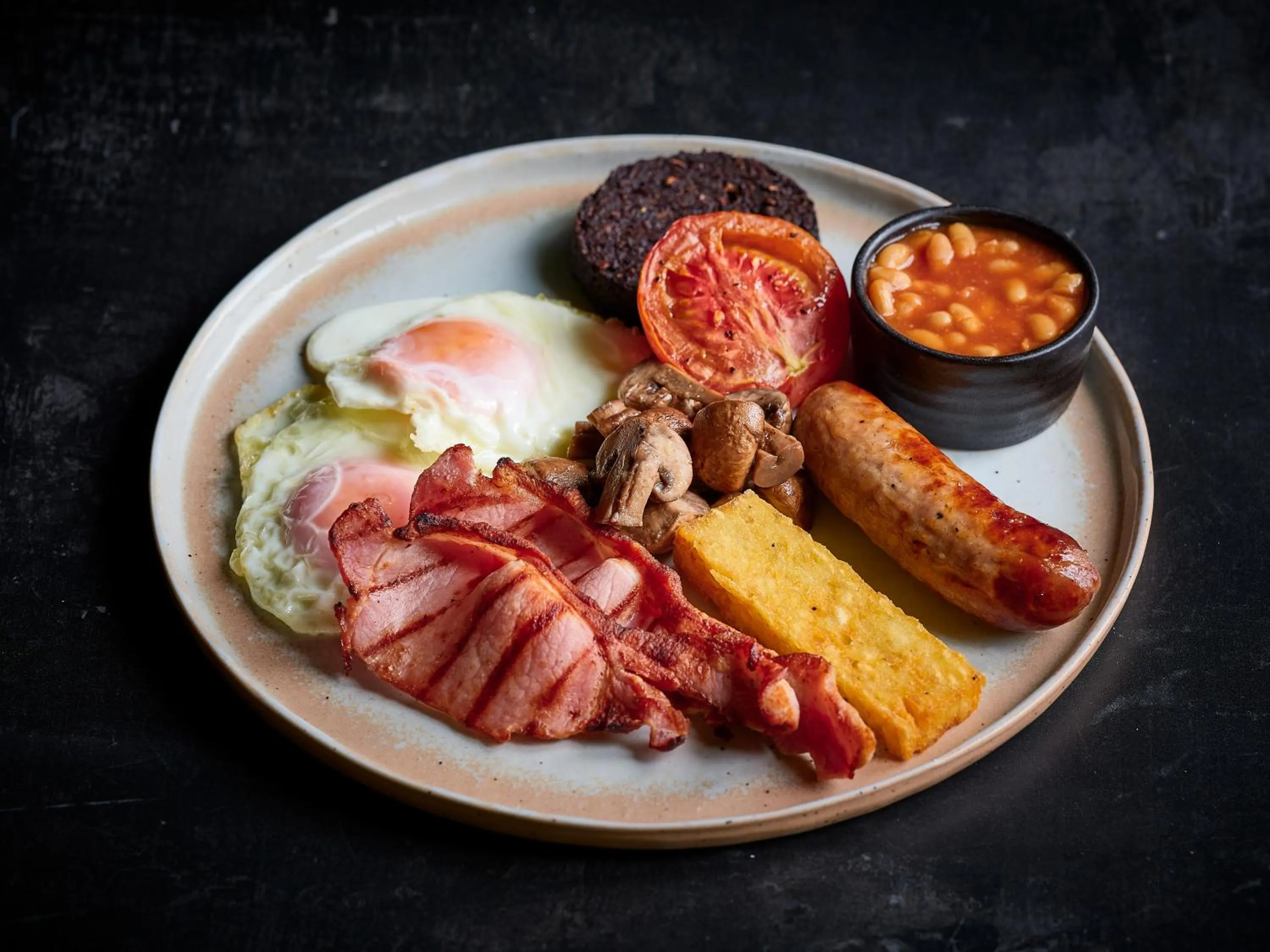 Food and drinks in Old Bell Hotel