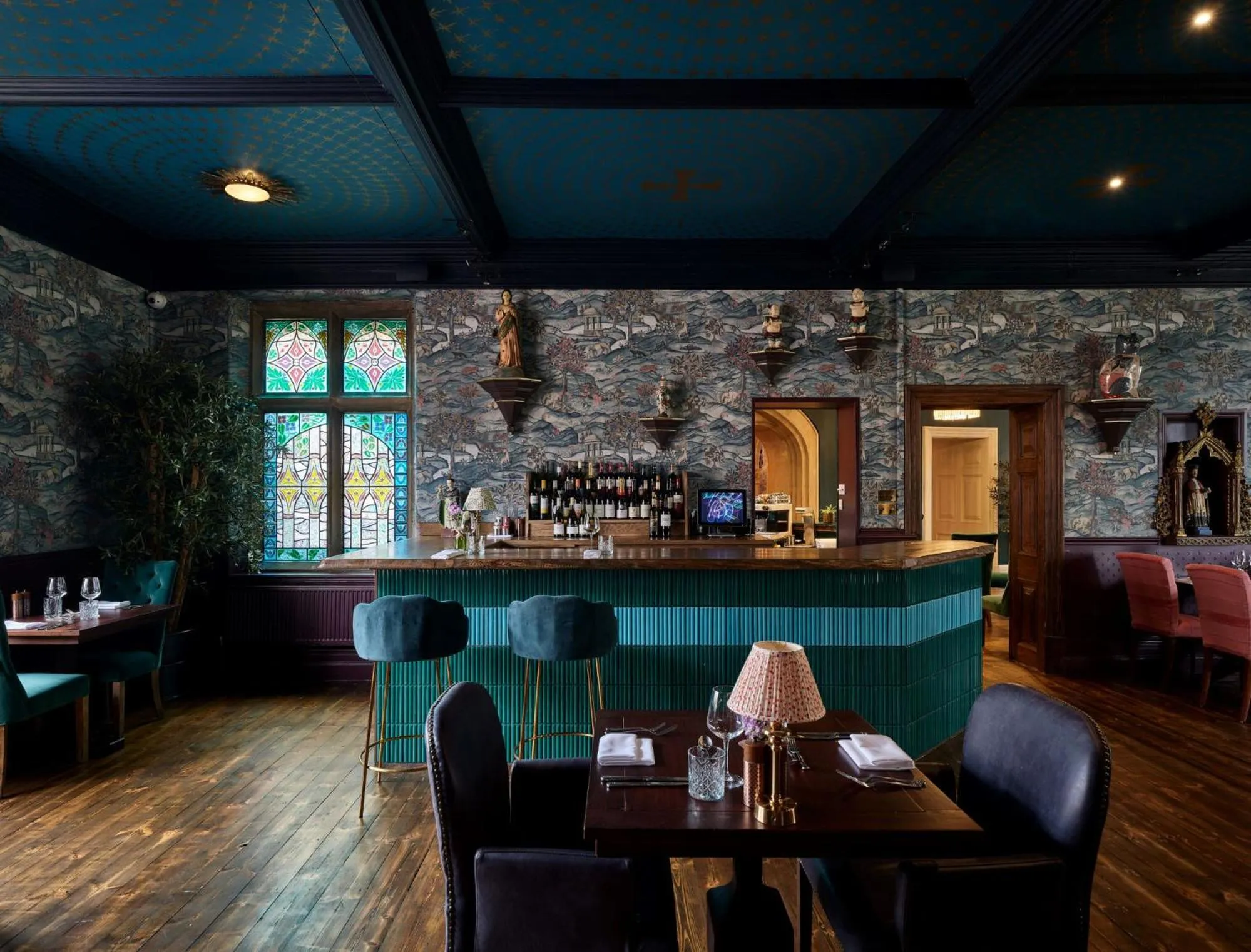 Restaurant/places to eat in Old Bell Hotel