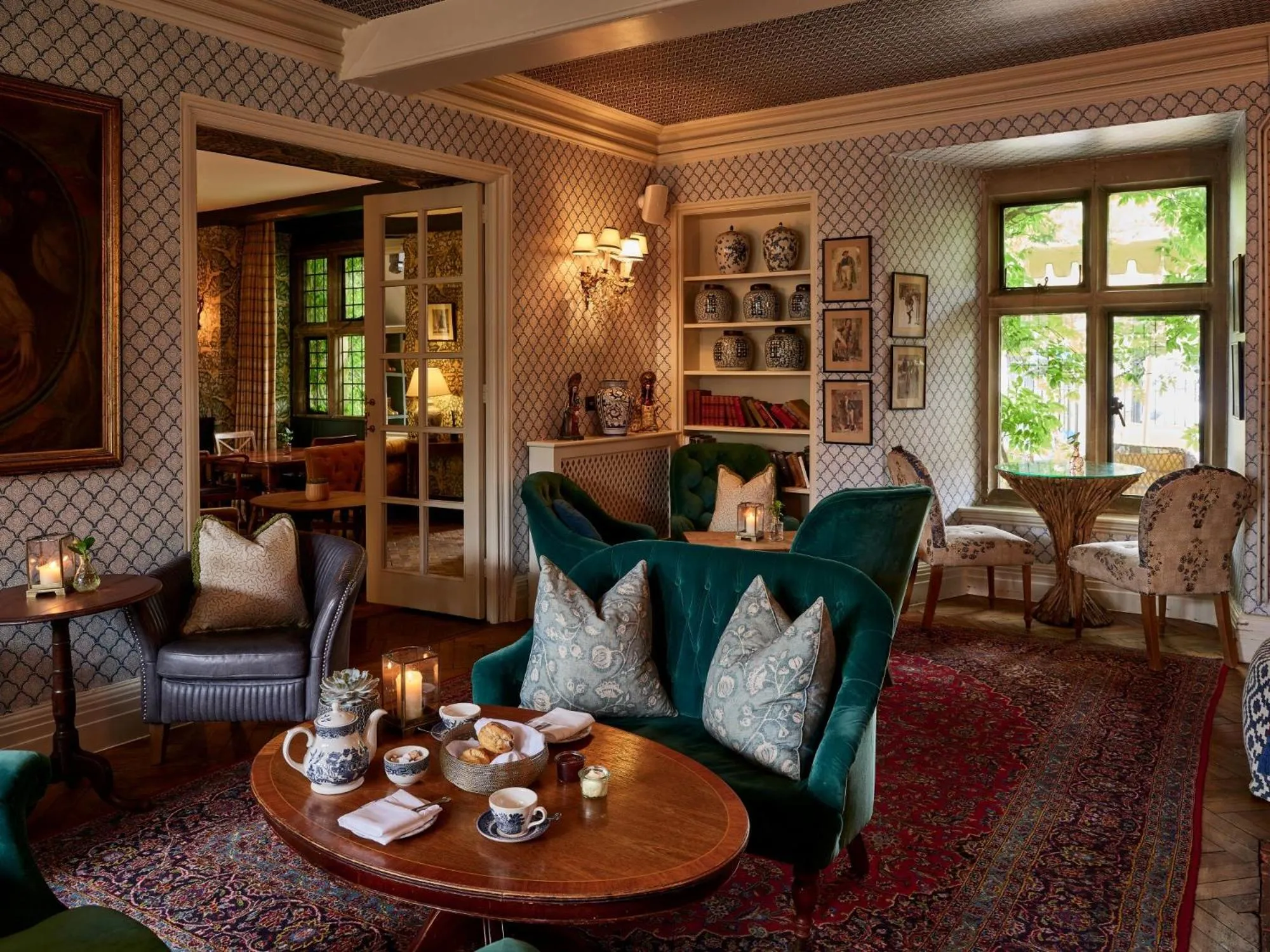 Coffee/tea facilities in Old Bell Hotel