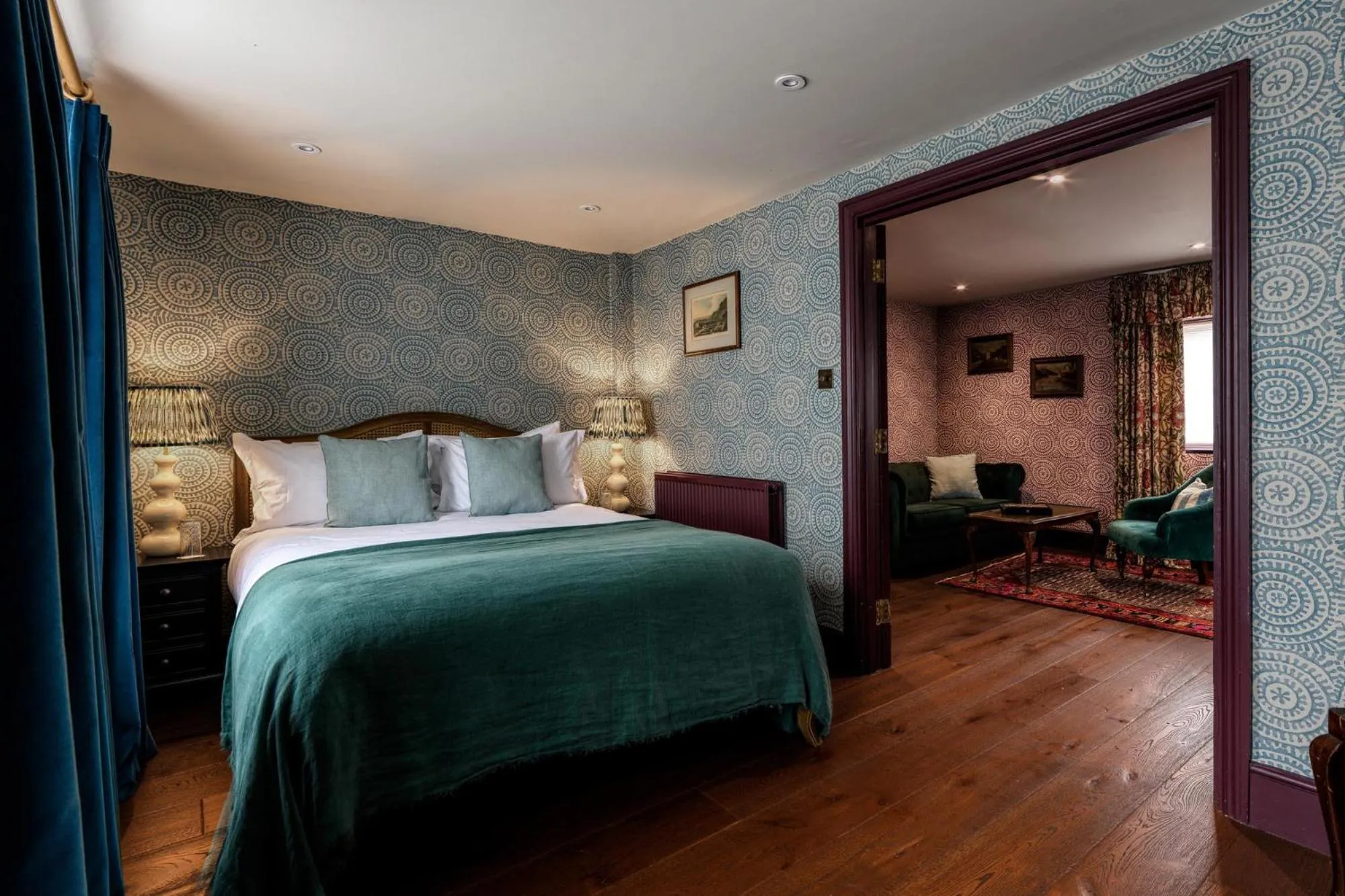 Bedroom, Bed in Old Bell Hotel