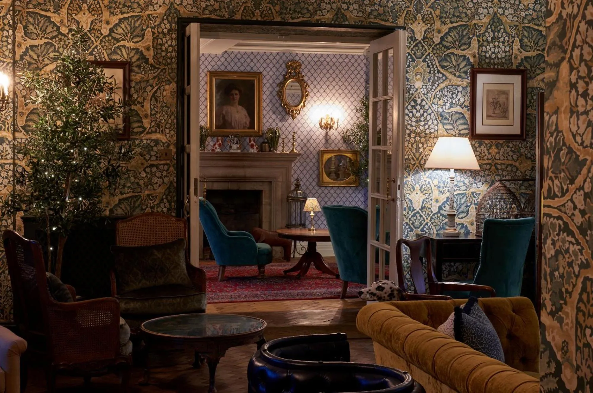 Lounge or bar in Old Bell Hotel