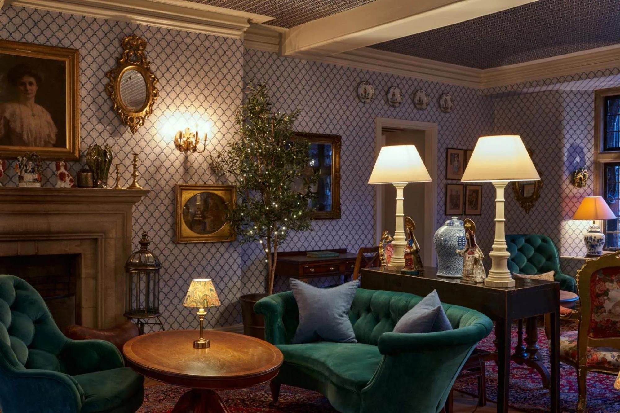 Lounge or bar in Old Bell Hotel