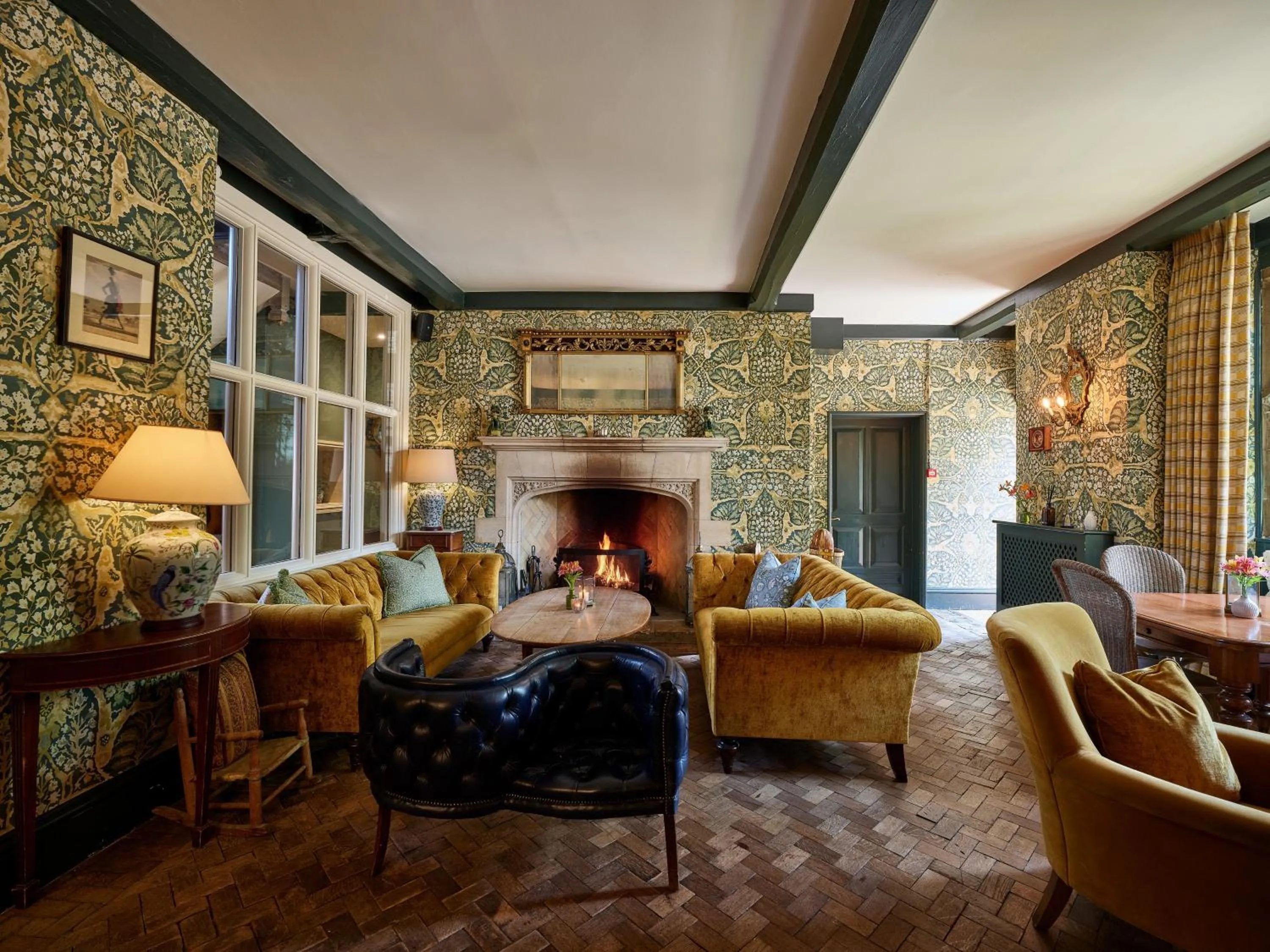 Lounge or bar in Old Bell Hotel