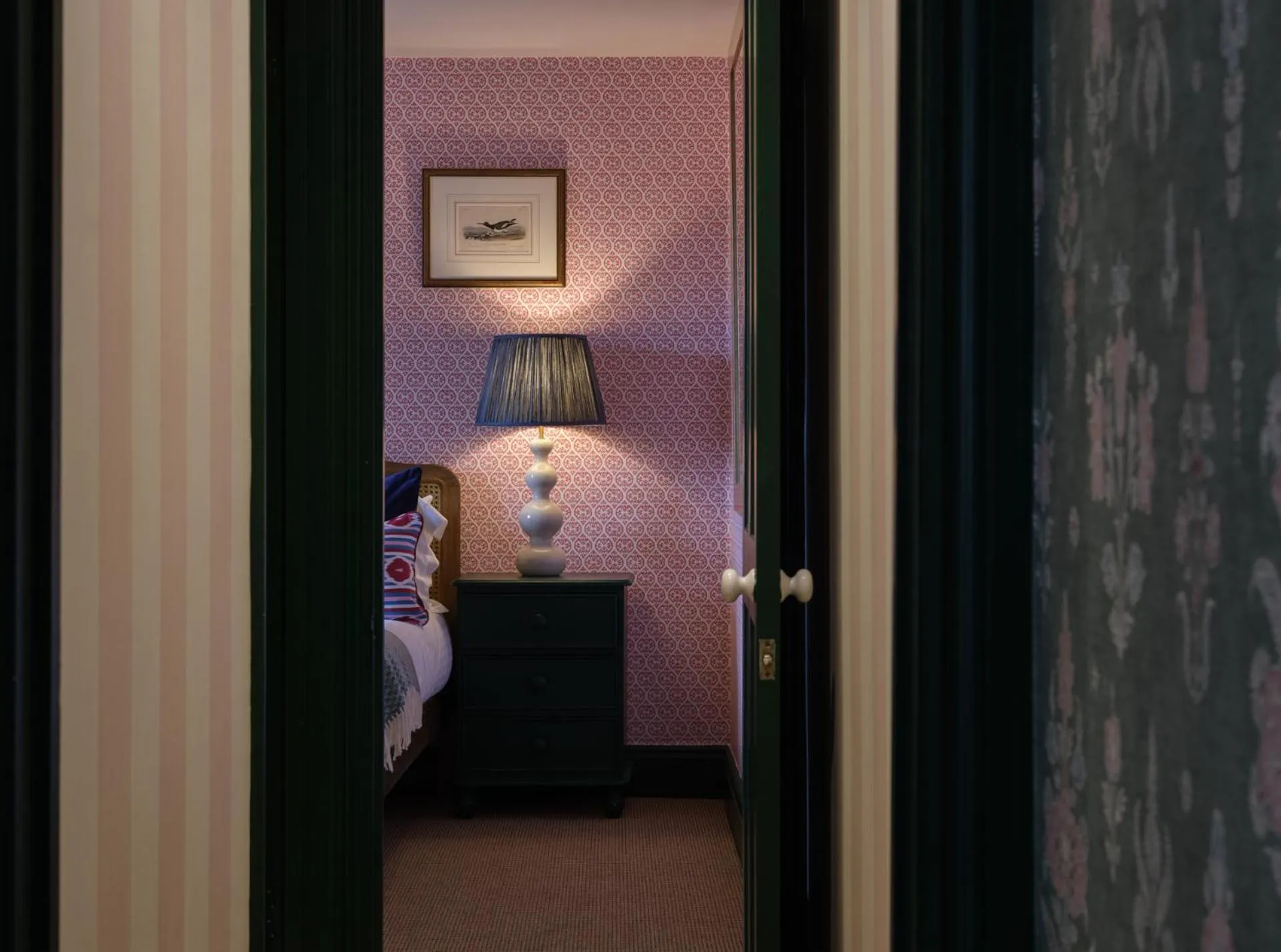 Bedroom, Bed in Old Bell Hotel