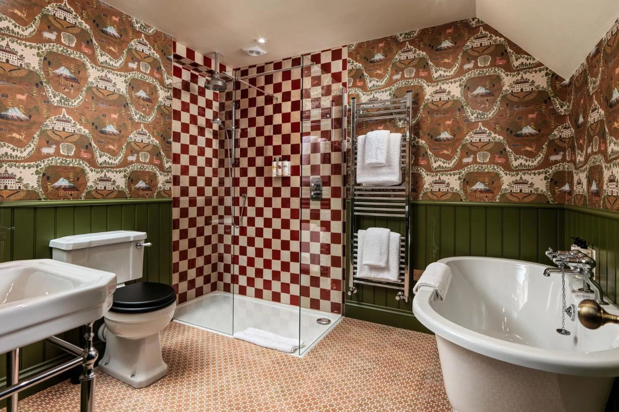 Shower in Old Bell Hotel