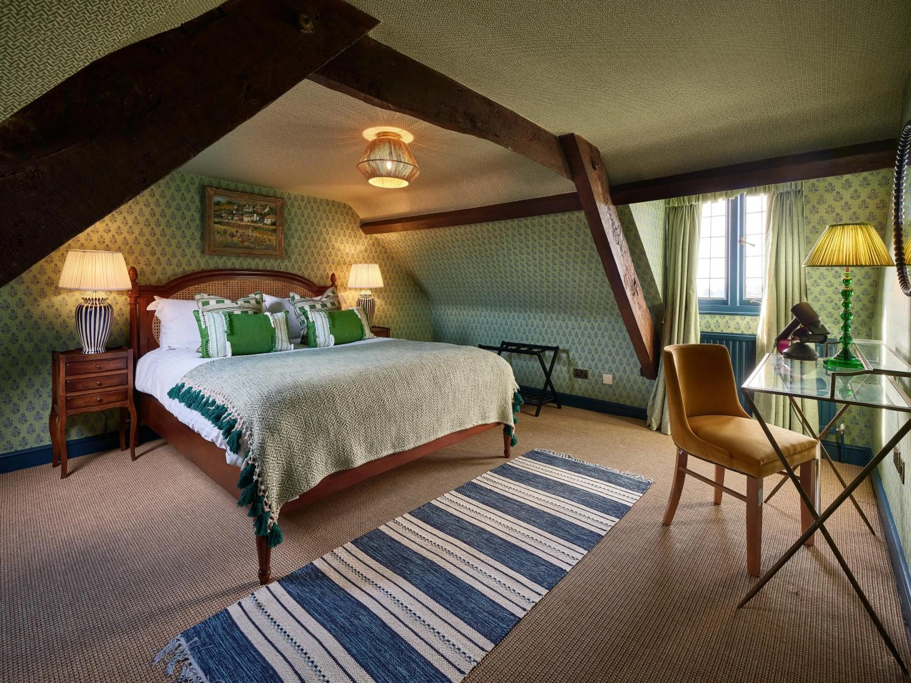 Bedroom, Bed in Old Bell Hotel