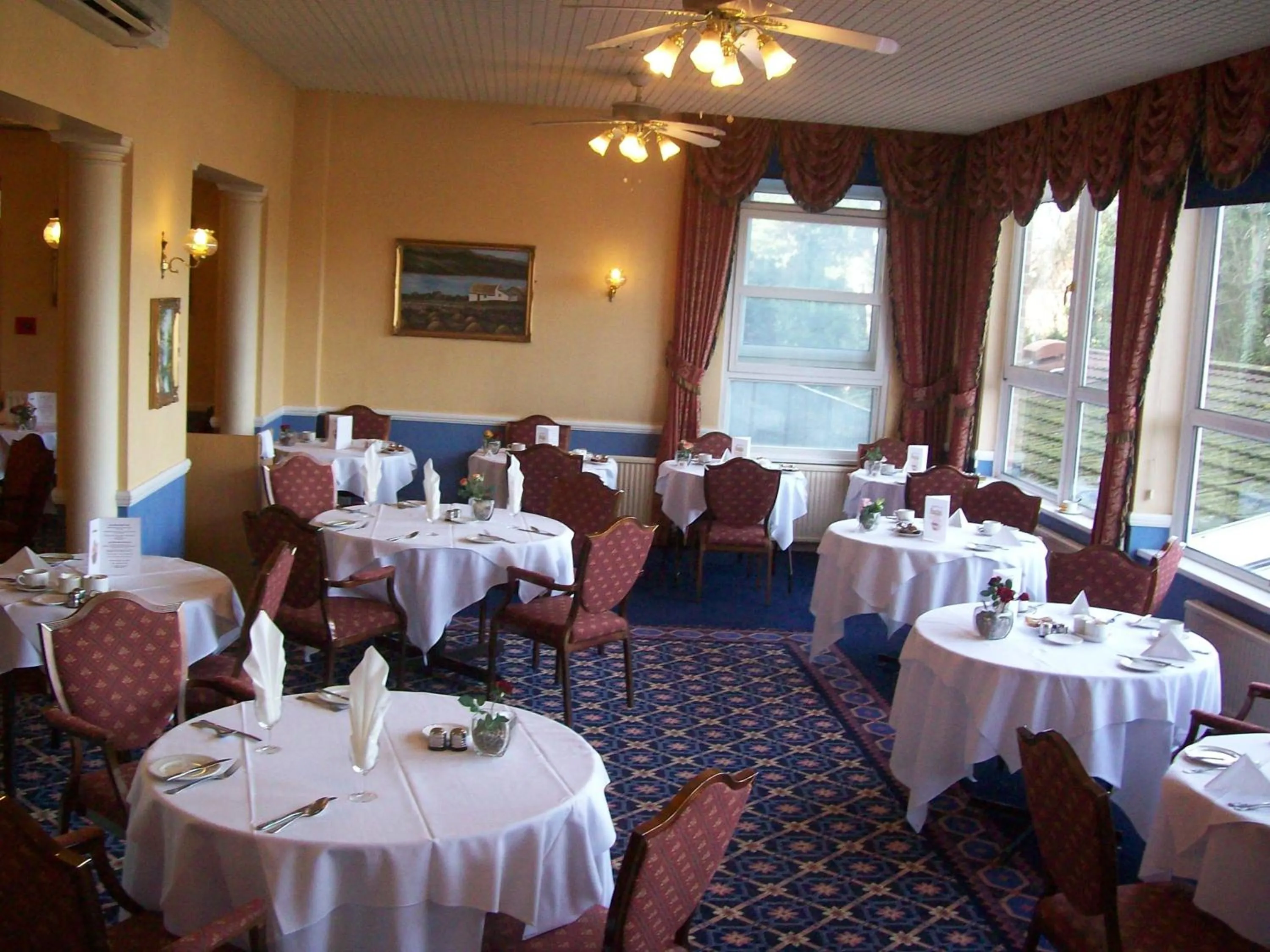 Restaurant/places to eat in Elstead Hotel