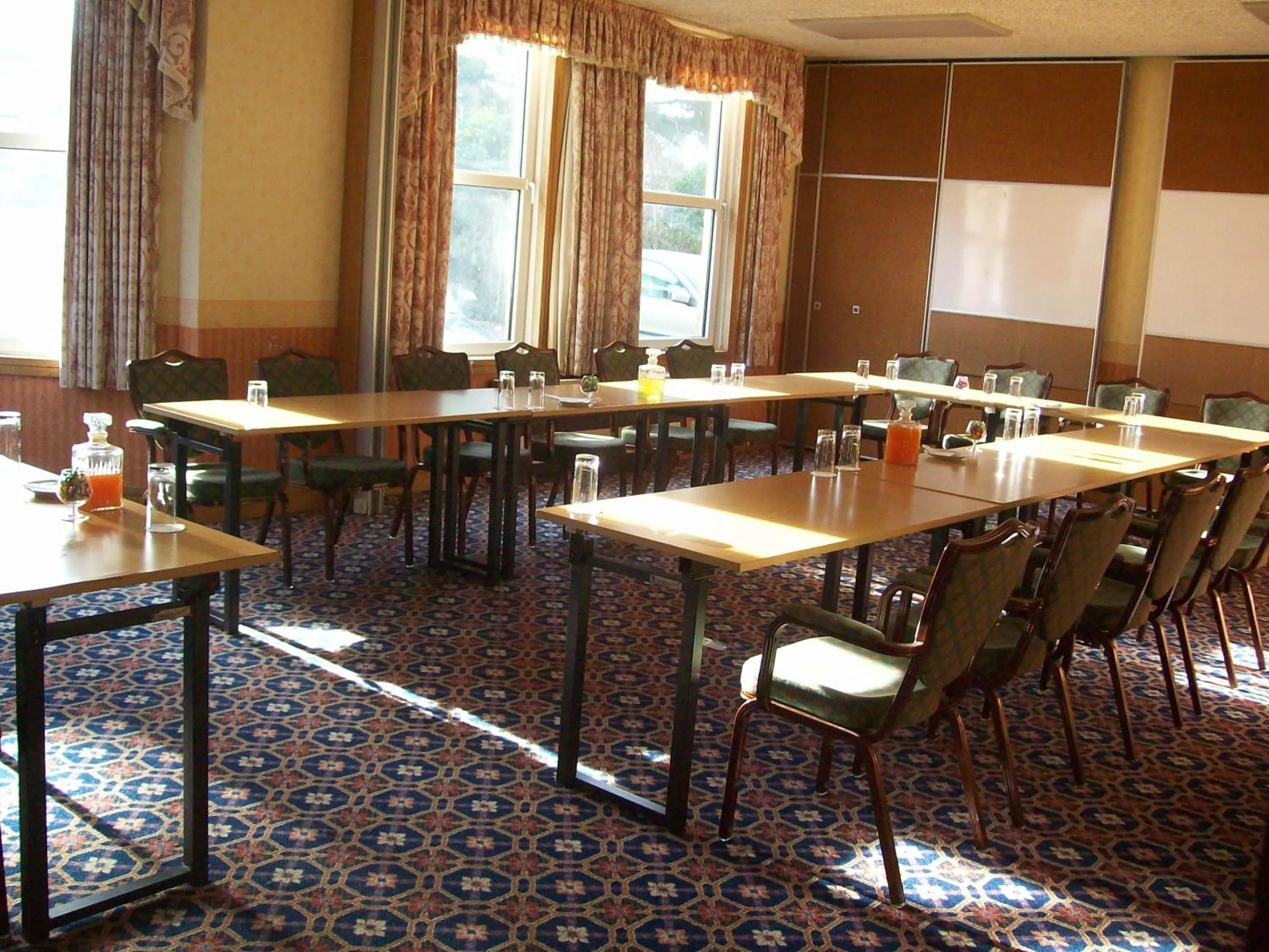 Business facilities in Elstead Hotel