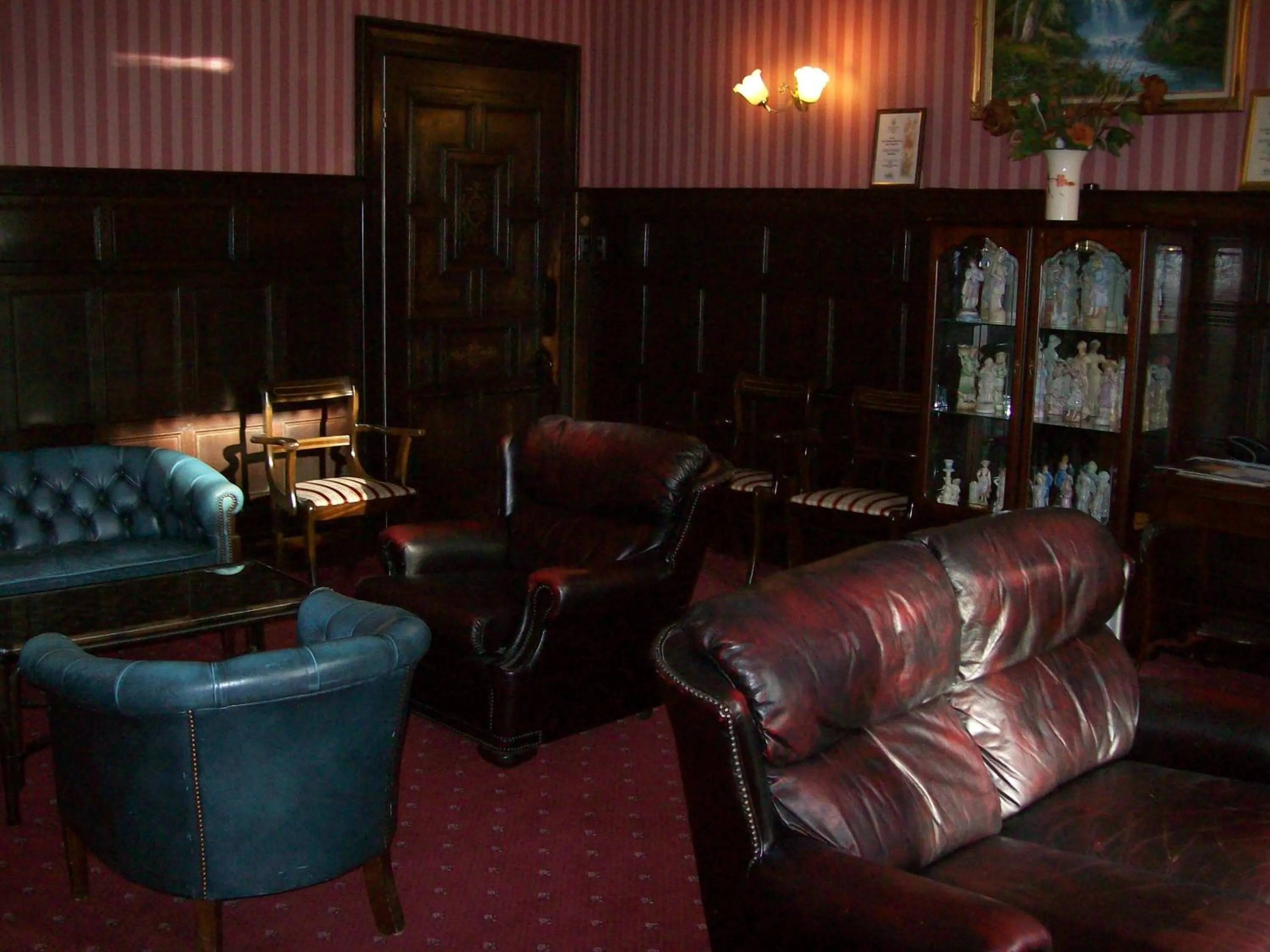 Lounge or bar in Elstead Hotel