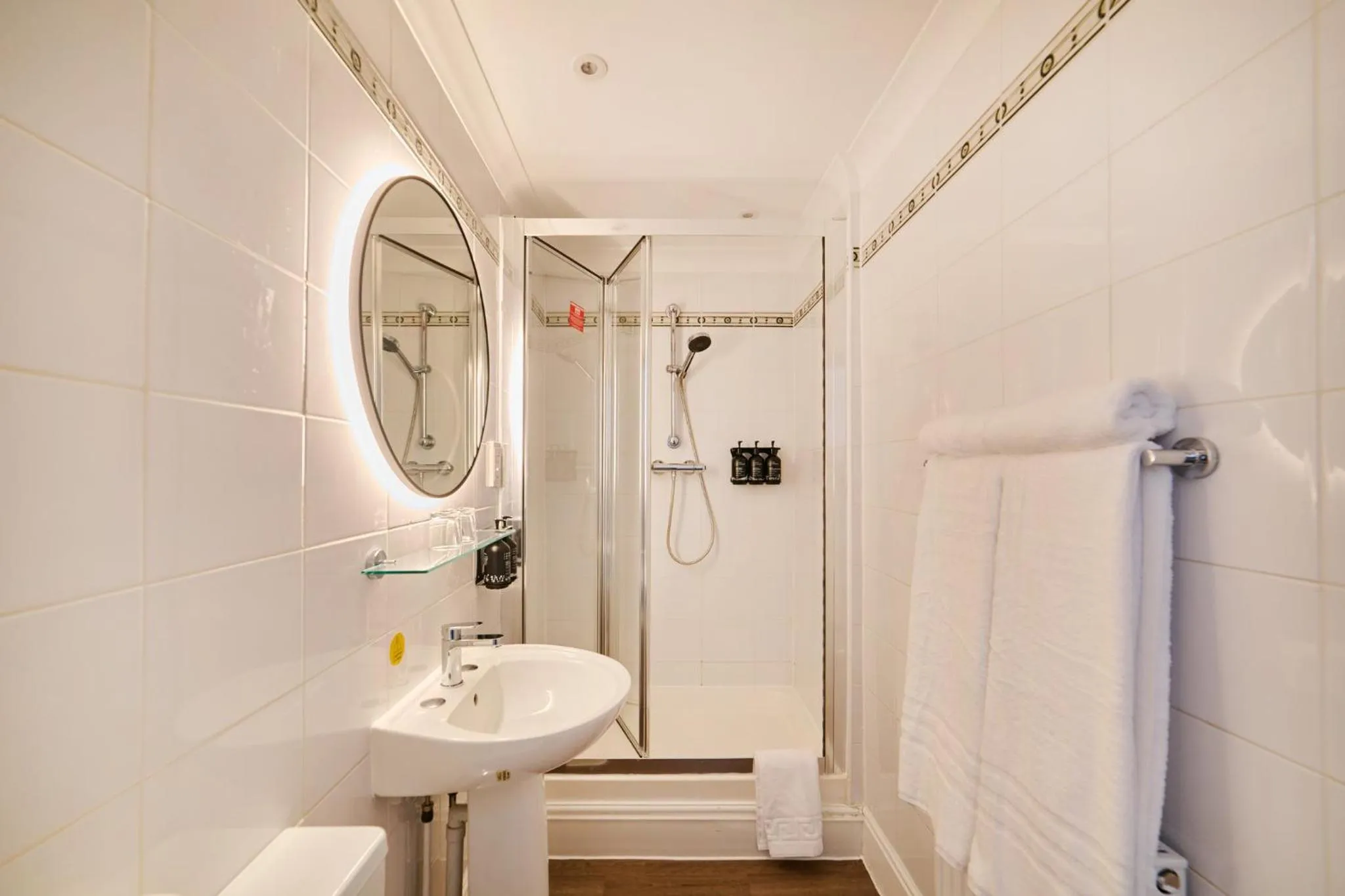 Bathroom in Garner Hotel Birmingham South East by IHG