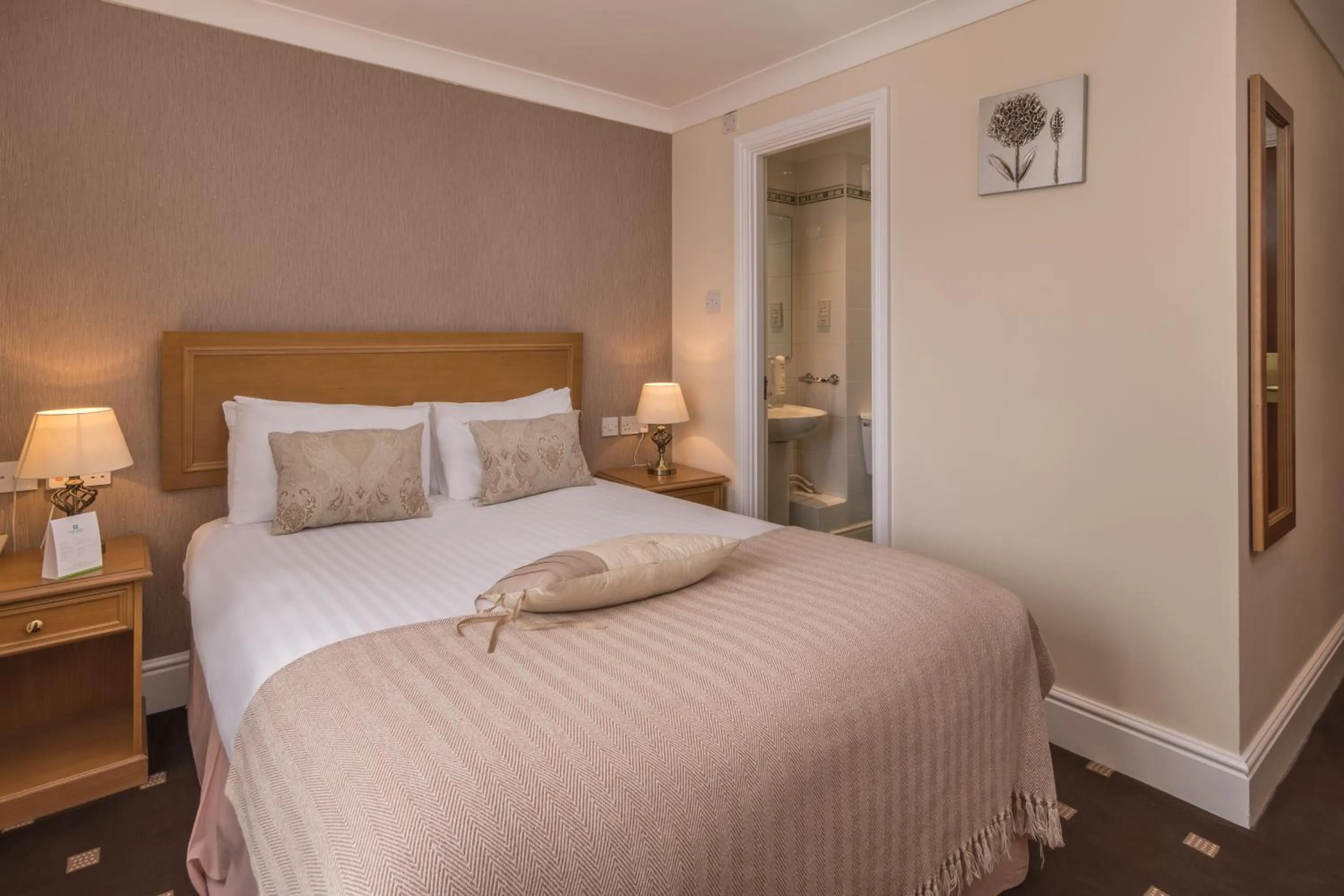 Photo of the whole room, Bed in Sure Hotel by Best Western Birmingham South