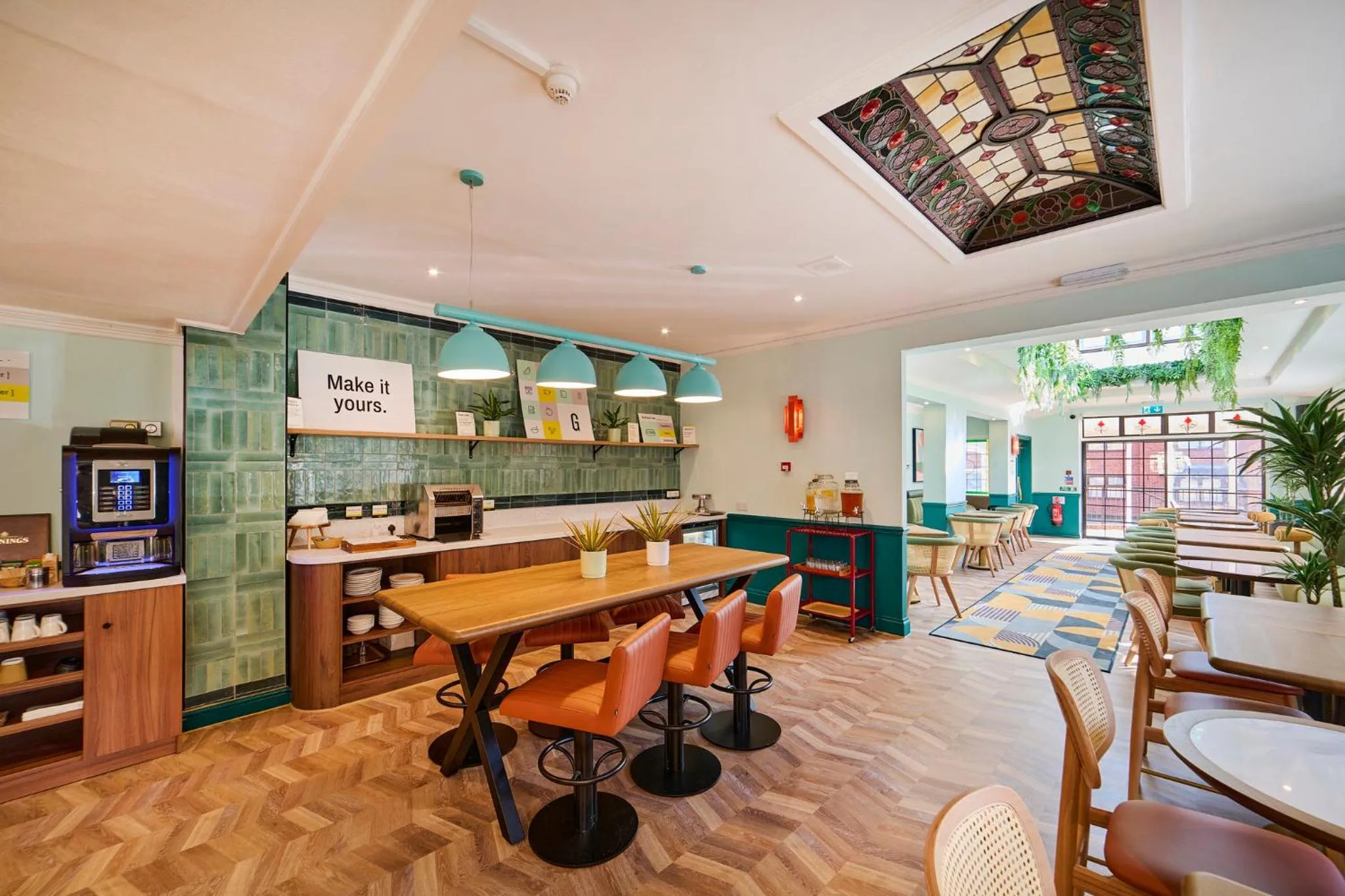 Restaurant/places to eat in Garner Hotel Birmingham South East by IHG