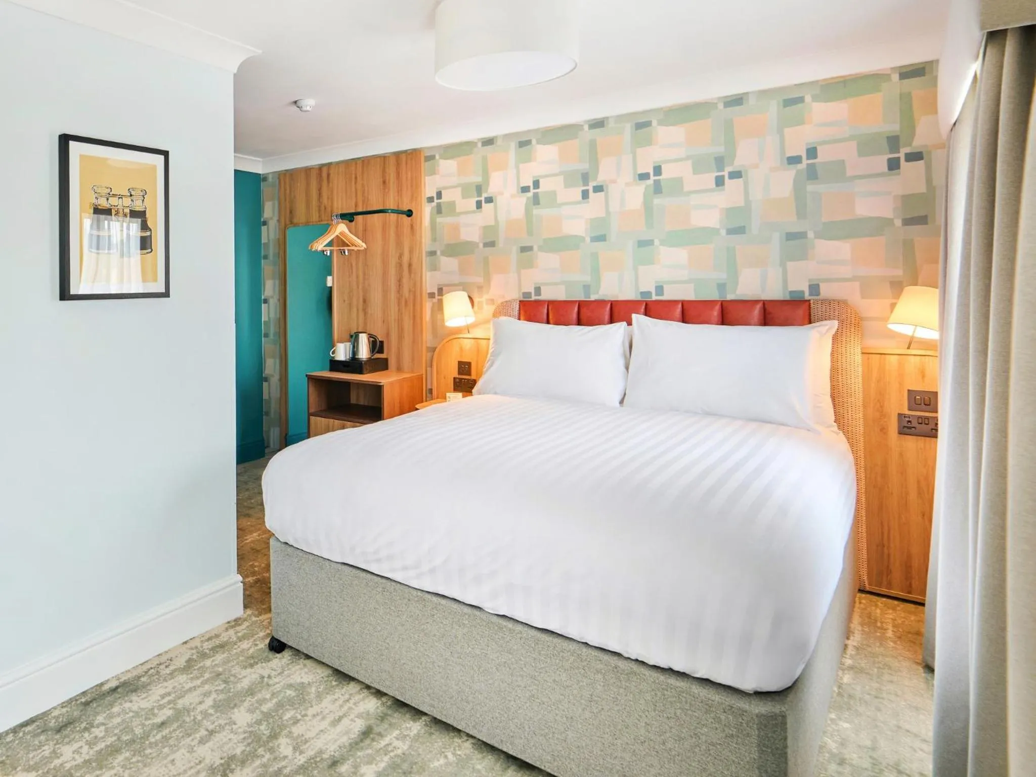 Photo of the whole room, Bed in Garner Hotel Birmingham South East by IHG