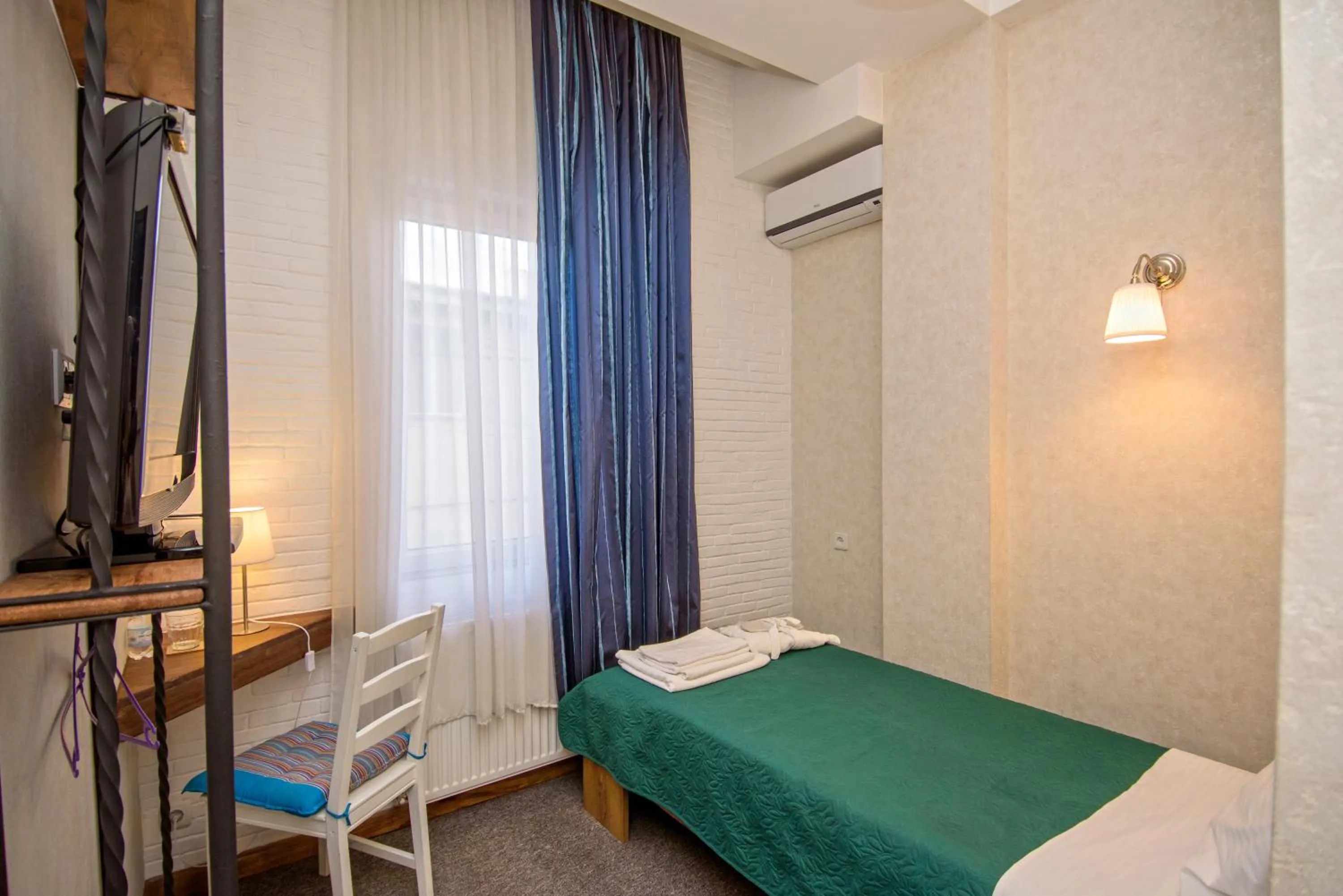 Bed in Hotel Libretto