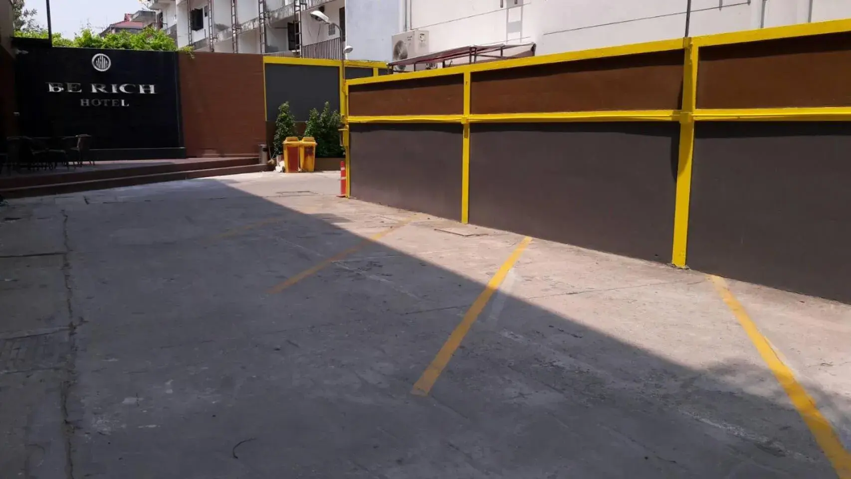 Property building in Berich Hotel Property building in Berich Hotel