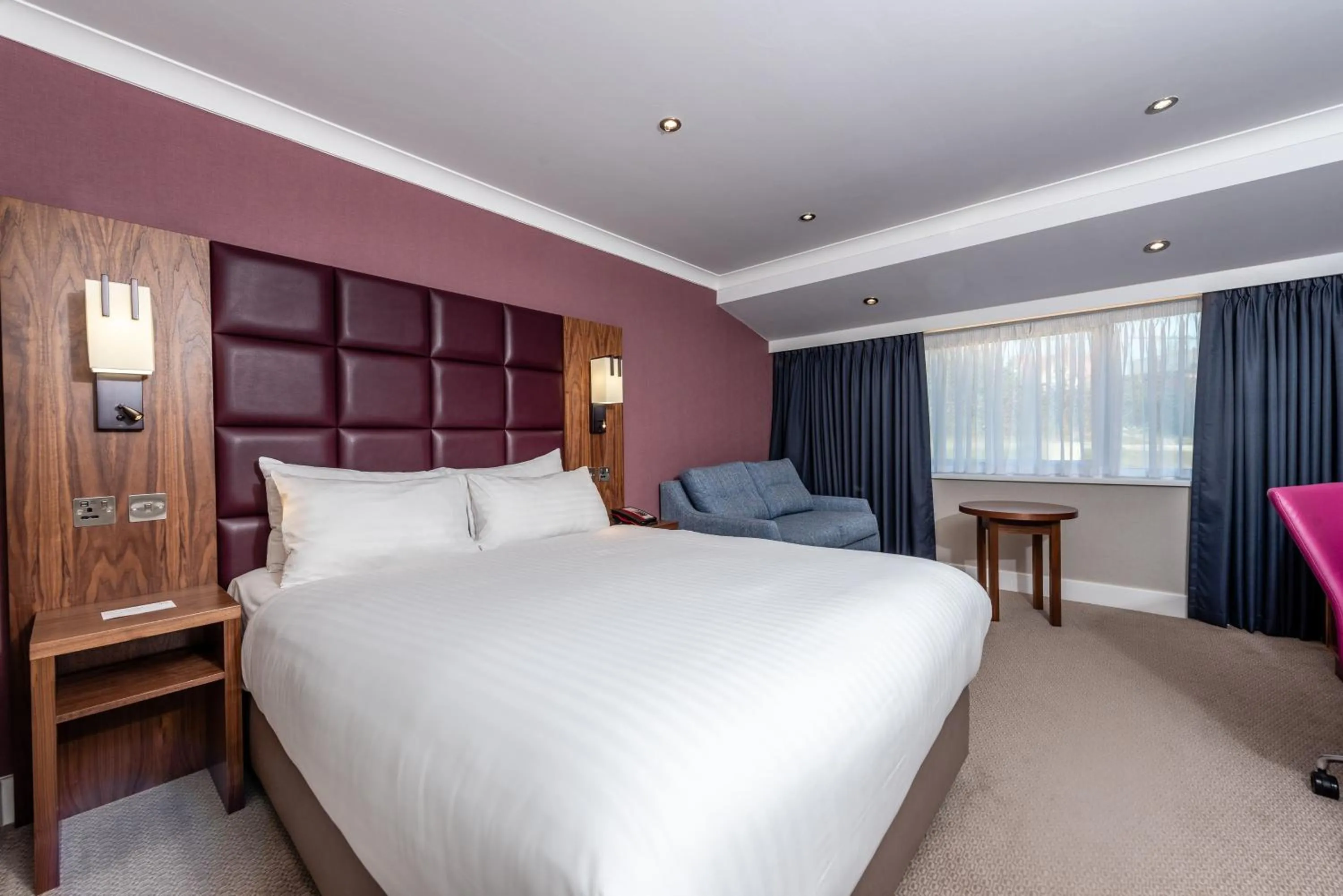 Photo of the whole room, Bed in Holiday Inn Dover by IHG