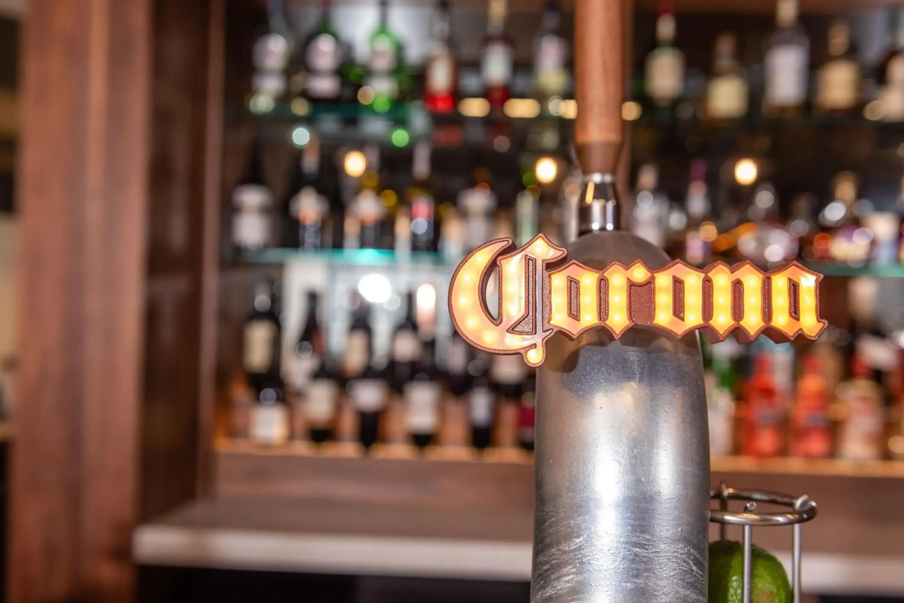 Lounge or bar in Holiday Inn Dover by IHG Lounge or bar in Holiday Inn Dover by IHG