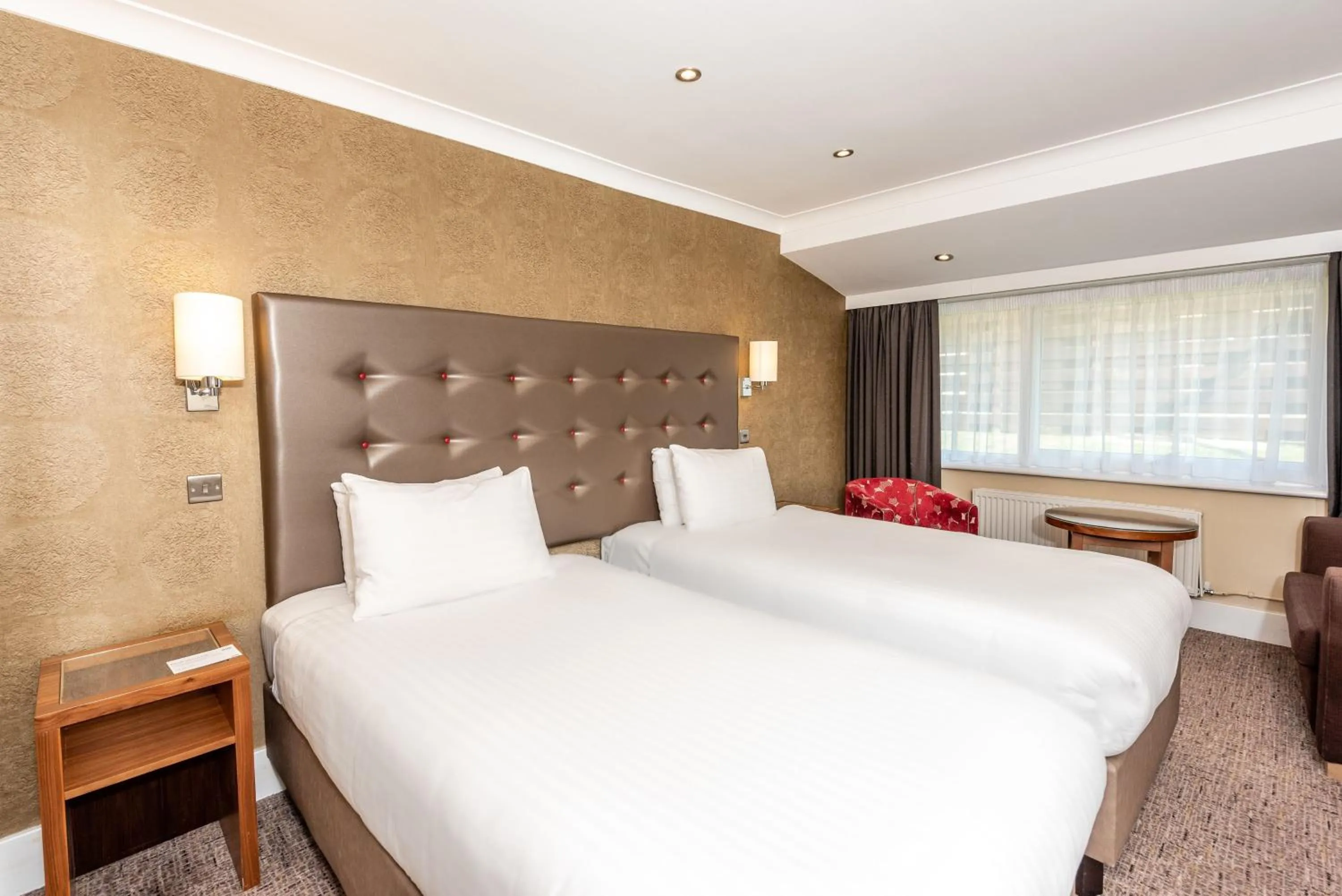 Photo of the whole room, Bed in Holiday Inn Dover by IHG