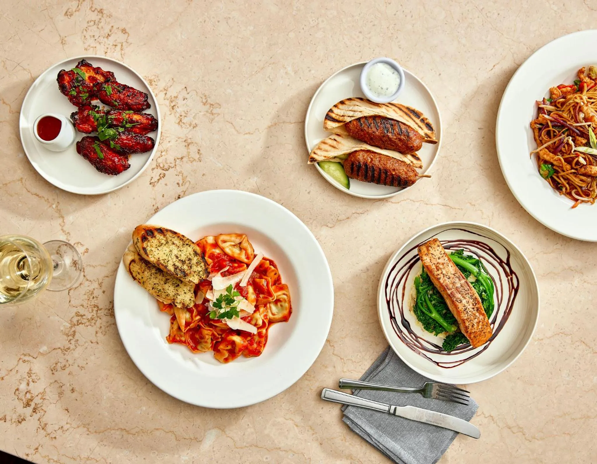 Restaurant/places to eat in Holiday Inn Express London Stratford by IHG