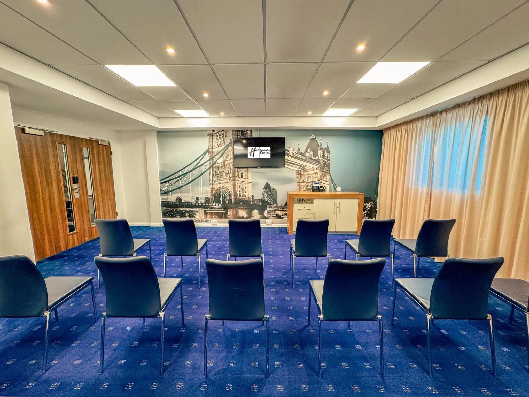 Meeting/conference room in Holiday Inn Express London Stratford by IHG