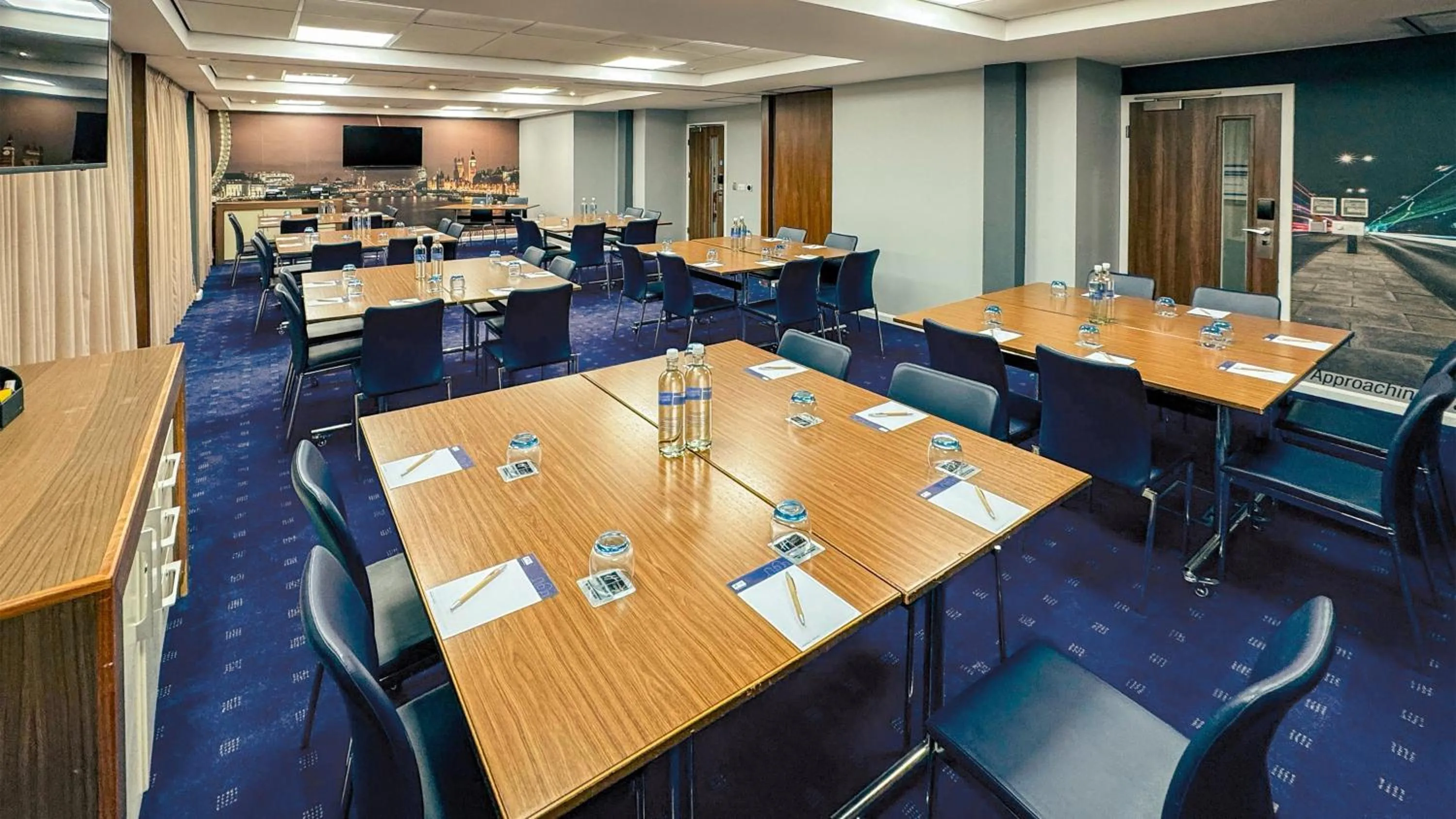 Meeting/conference room in Holiday Inn Express London Stratford by IHG