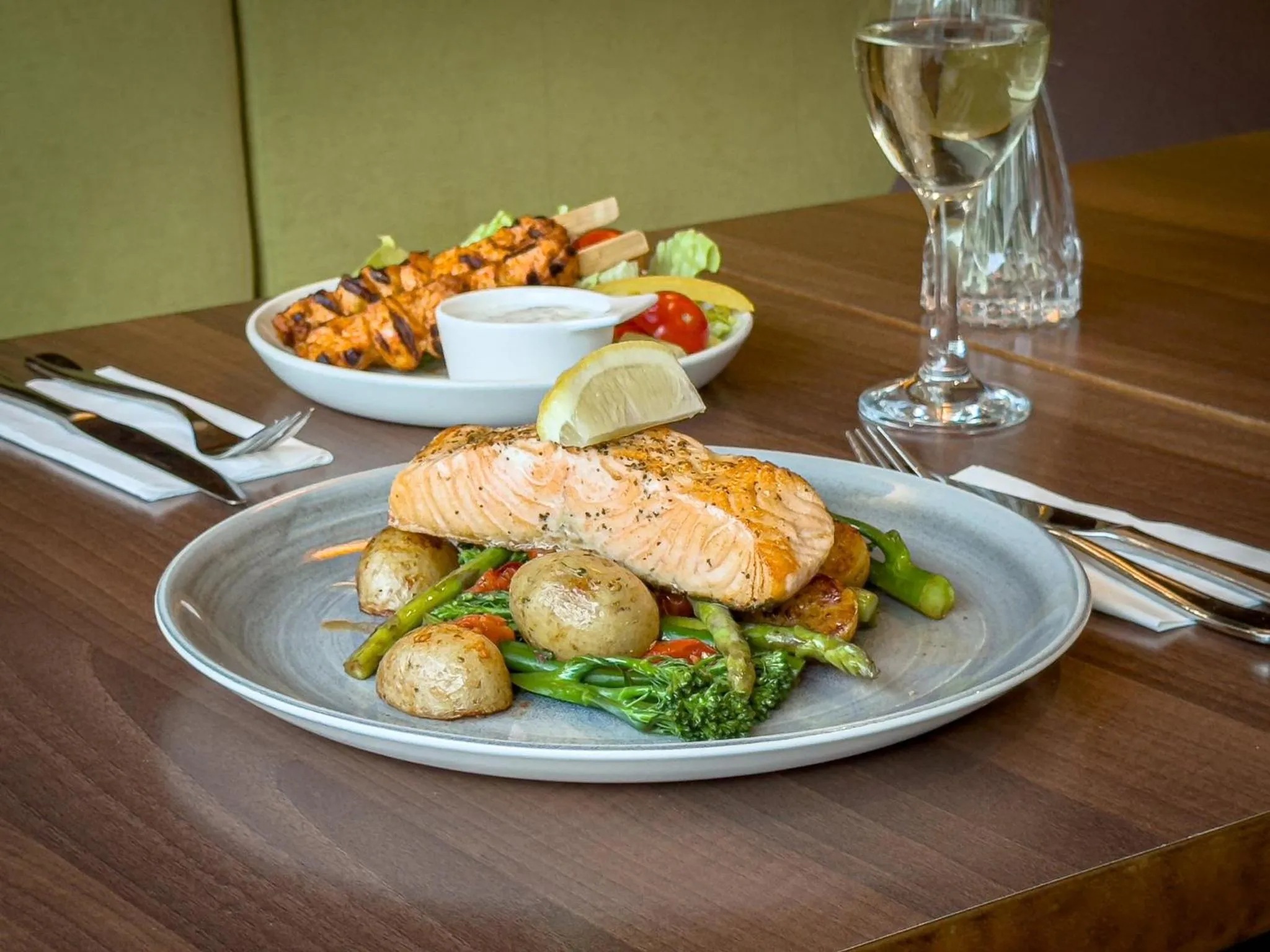 Restaurant/places to eat in Holiday Inn Express London Stratford by IHG