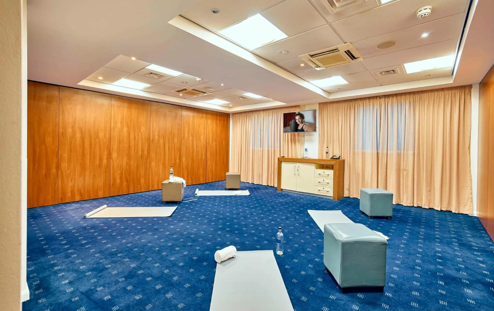 Meeting/conference room in Holiday Inn Express London Stratford by IHG
