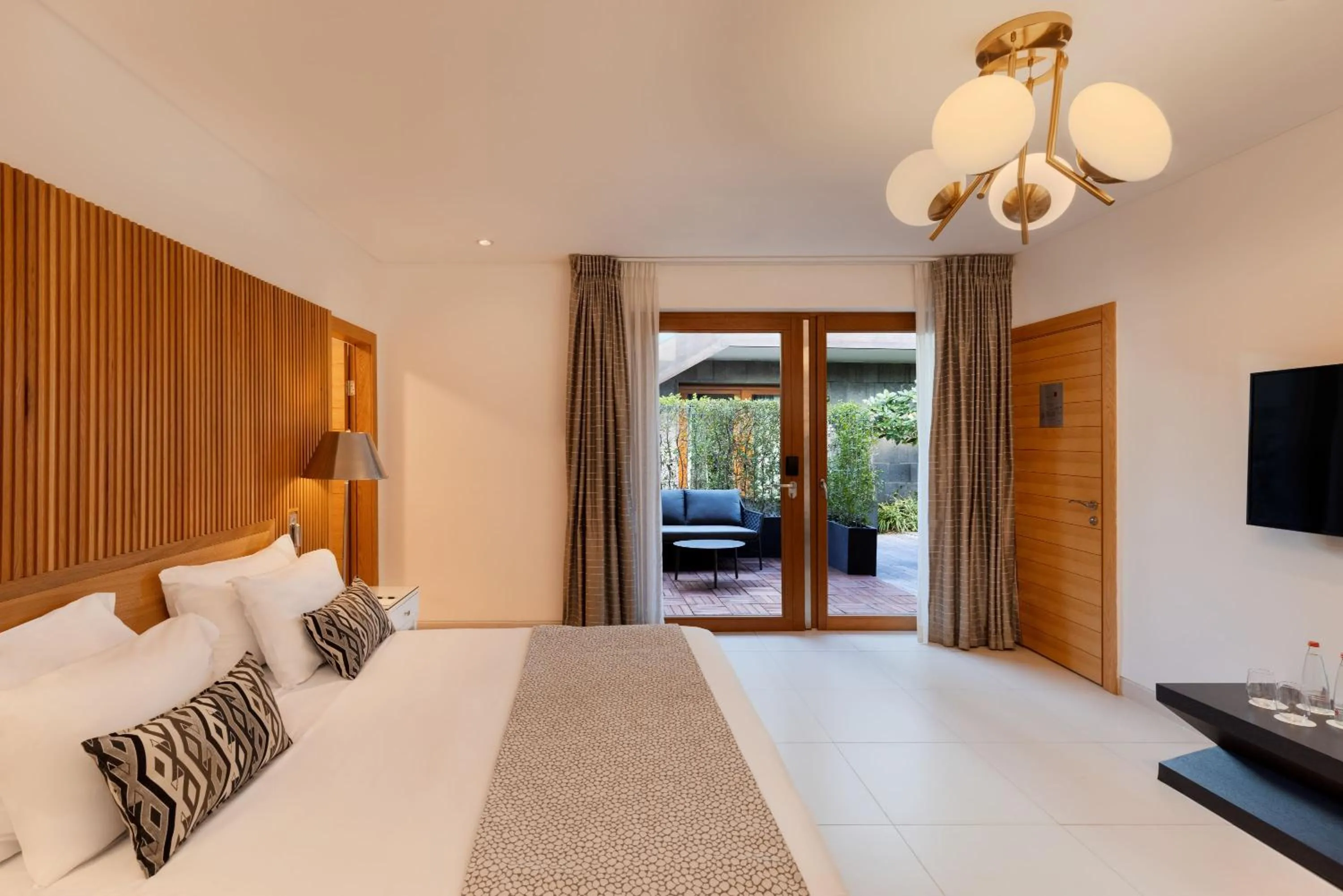 Bed in The Setai Sea Of Galilee