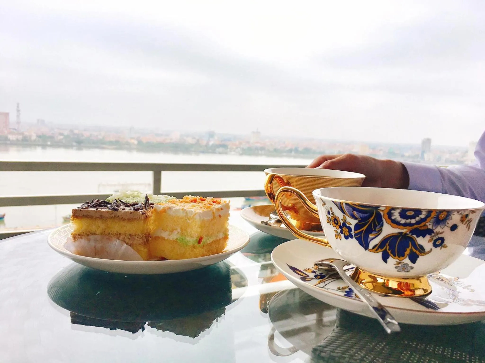 Food and drinks in Amanda Hotel