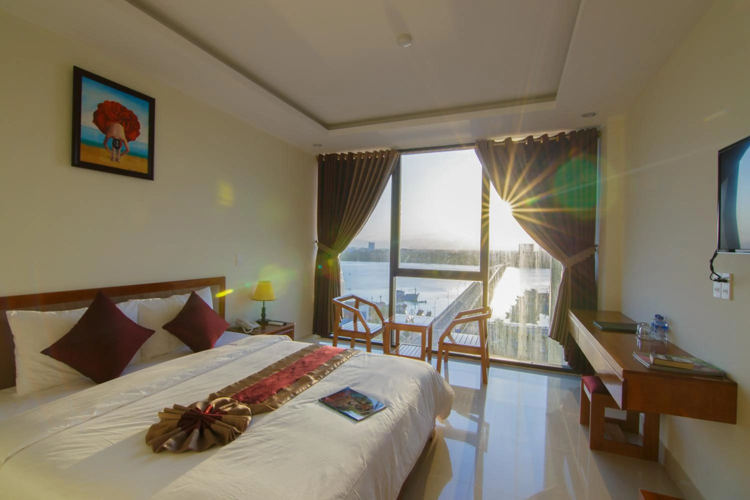 City view, Bed in Amanda Hotel