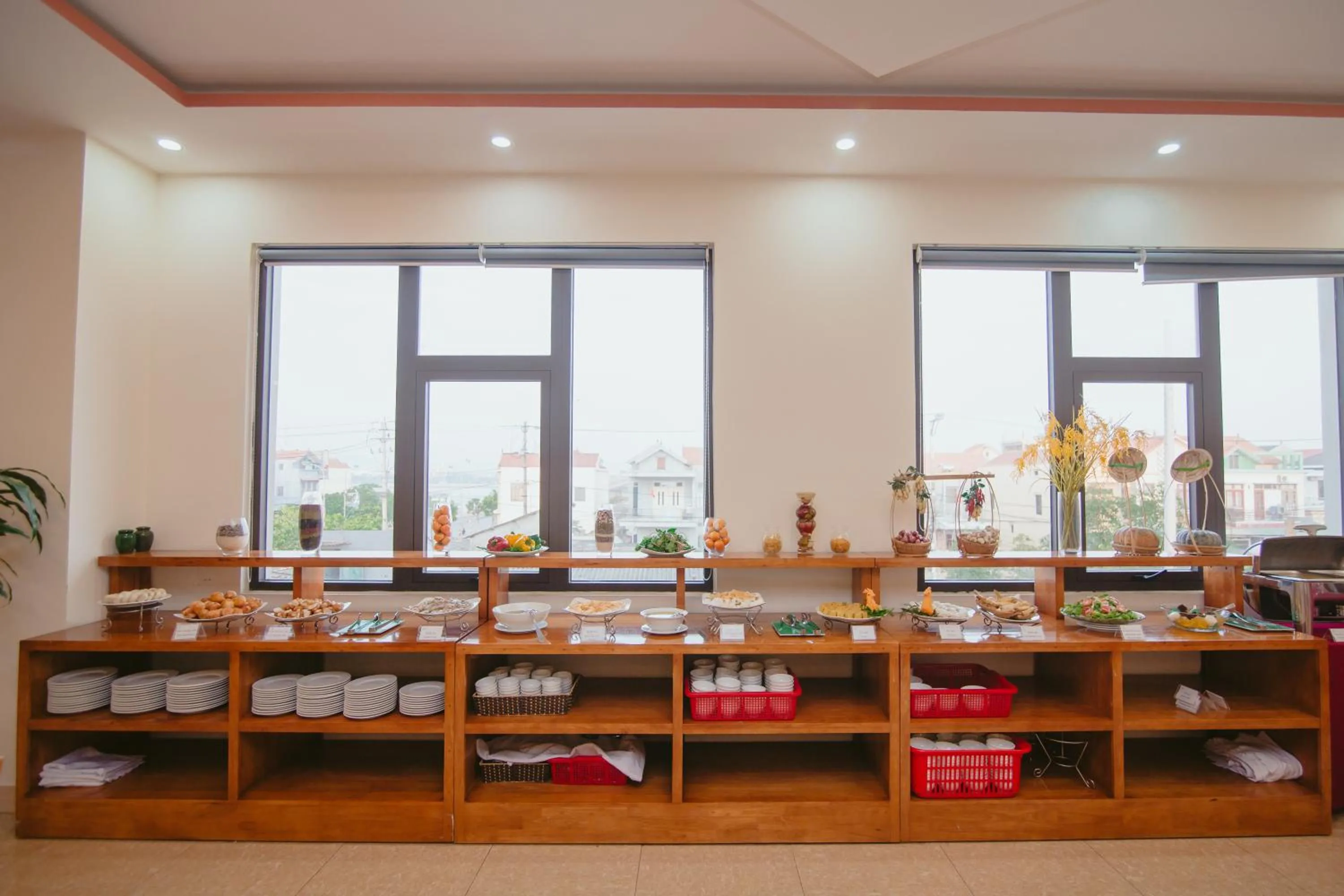 Restaurant/places to eat in Amanda Hotel