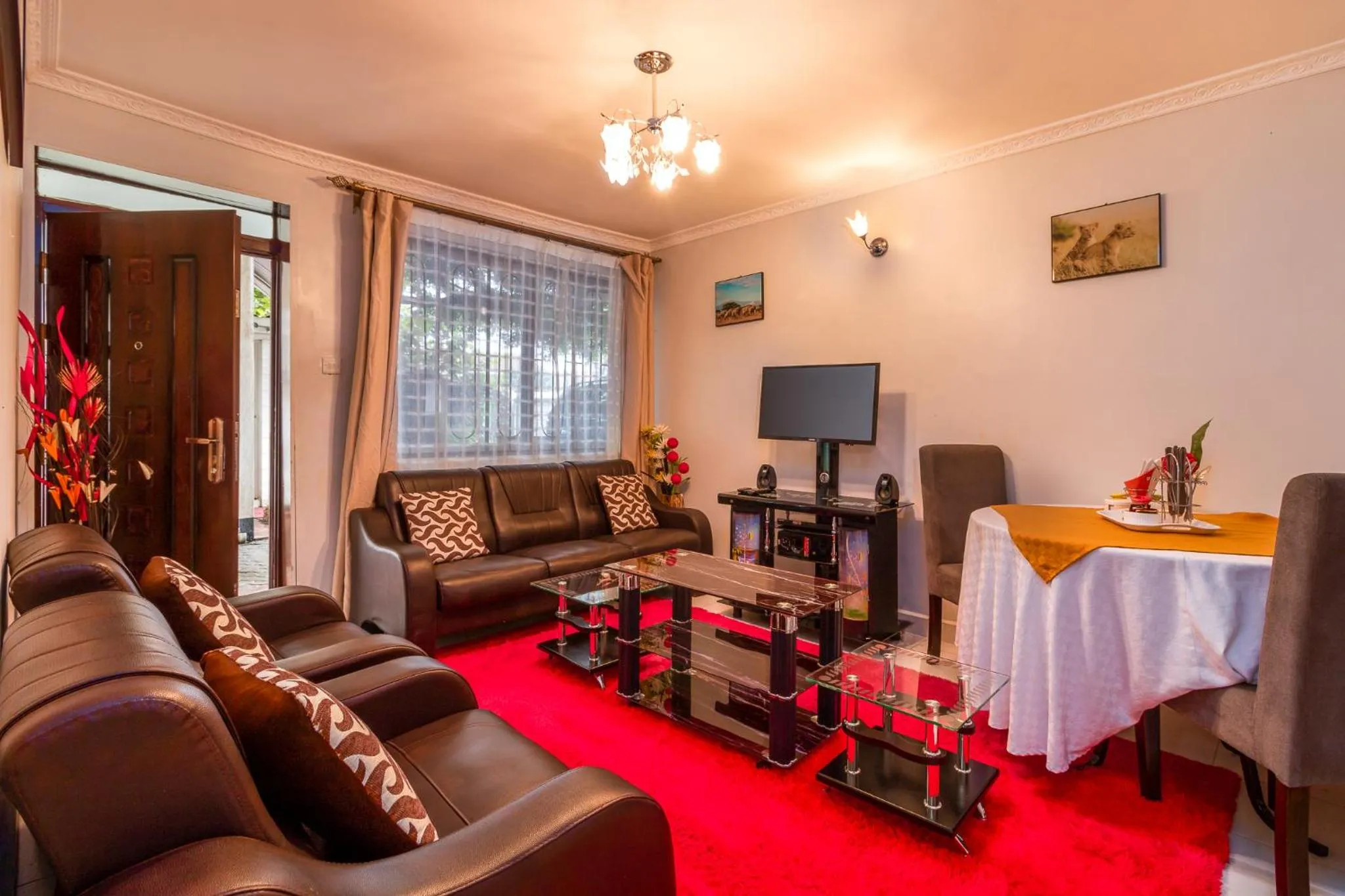 Living room in Javilla Eagles Safari Guest house