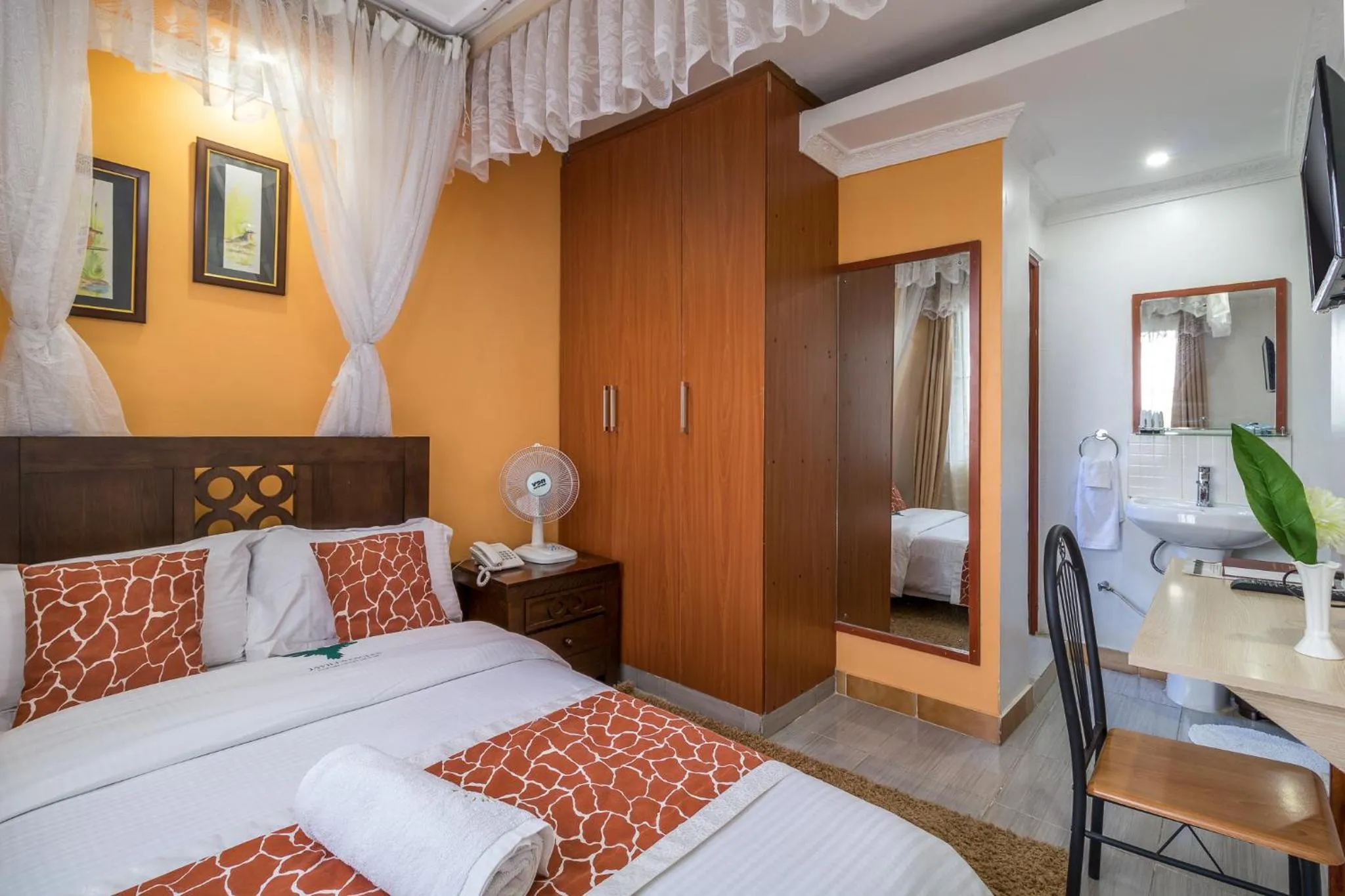 Bed in Javilla Eagles Safari Guest house