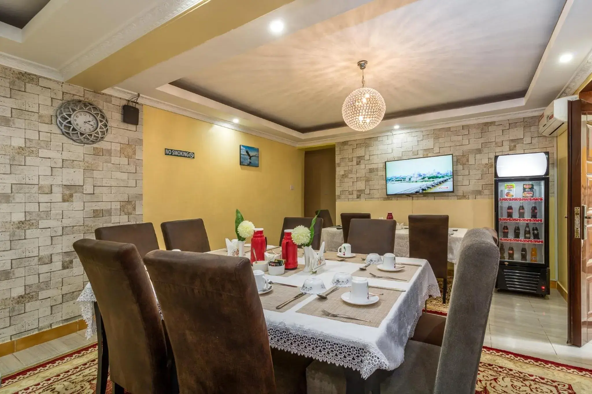 Restaurant/places to eat in Javilla Eagles Safari Guest house Restaurant/places to eat in Javilla Eagles Safari Guest house