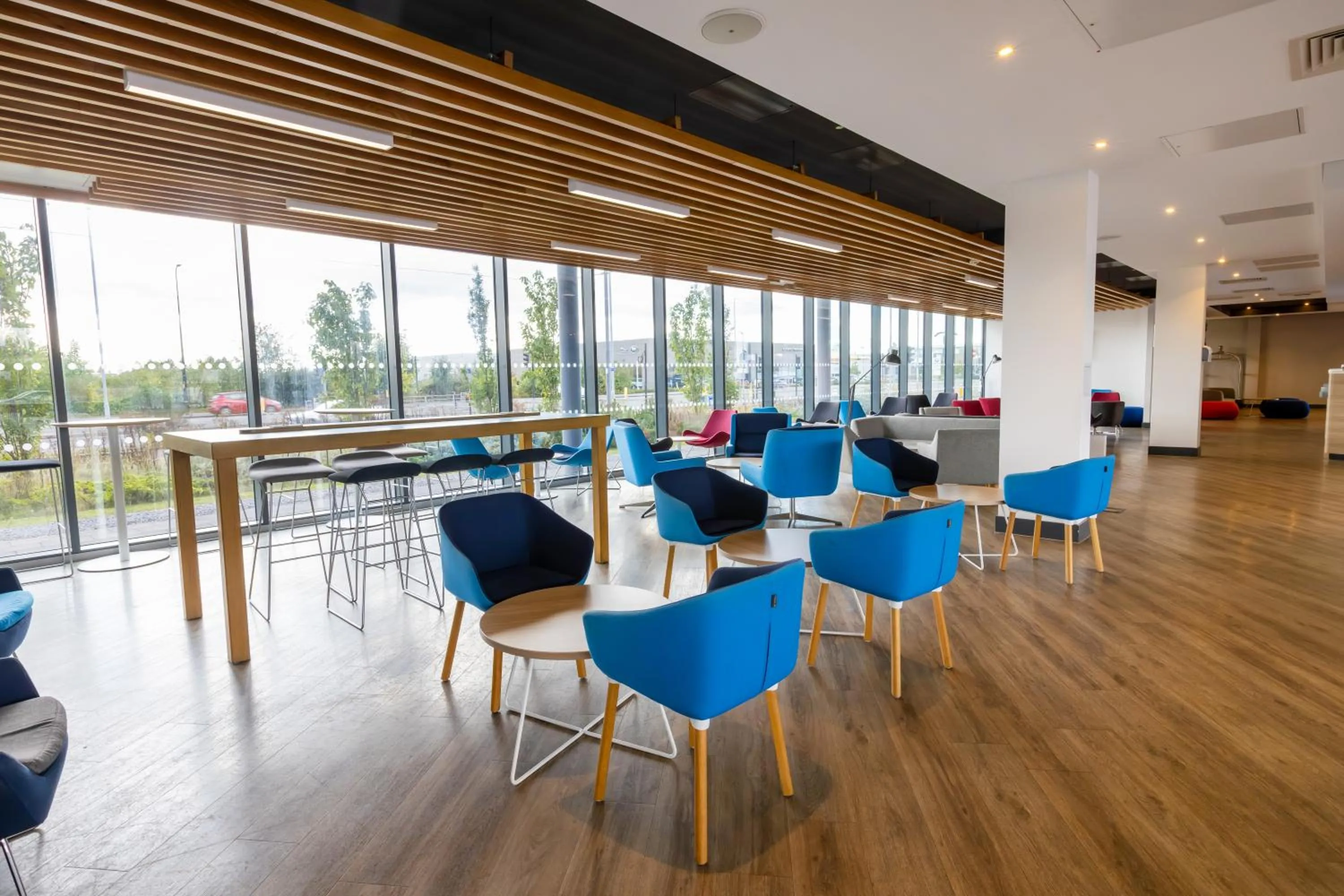 Seating area in Holiday Inn Express - Manchester - TRAFFORDCITY by IHG