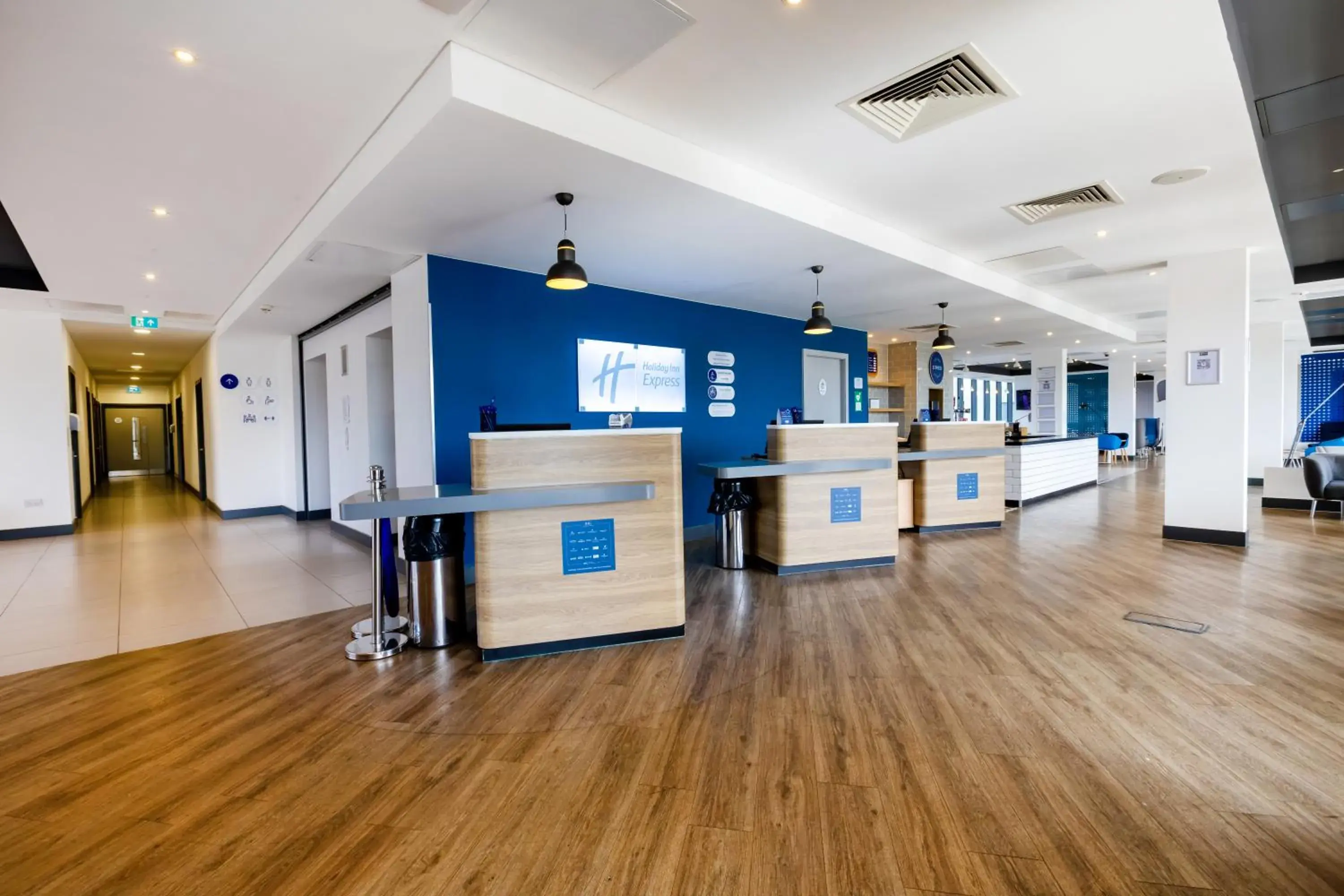 Lobby or reception in Holiday Inn Express - Manchester - TRAFFORDCITY by IHG Lobby or reception in Holiday Inn Express - Manchester - TRAFFORDCITY by IHG