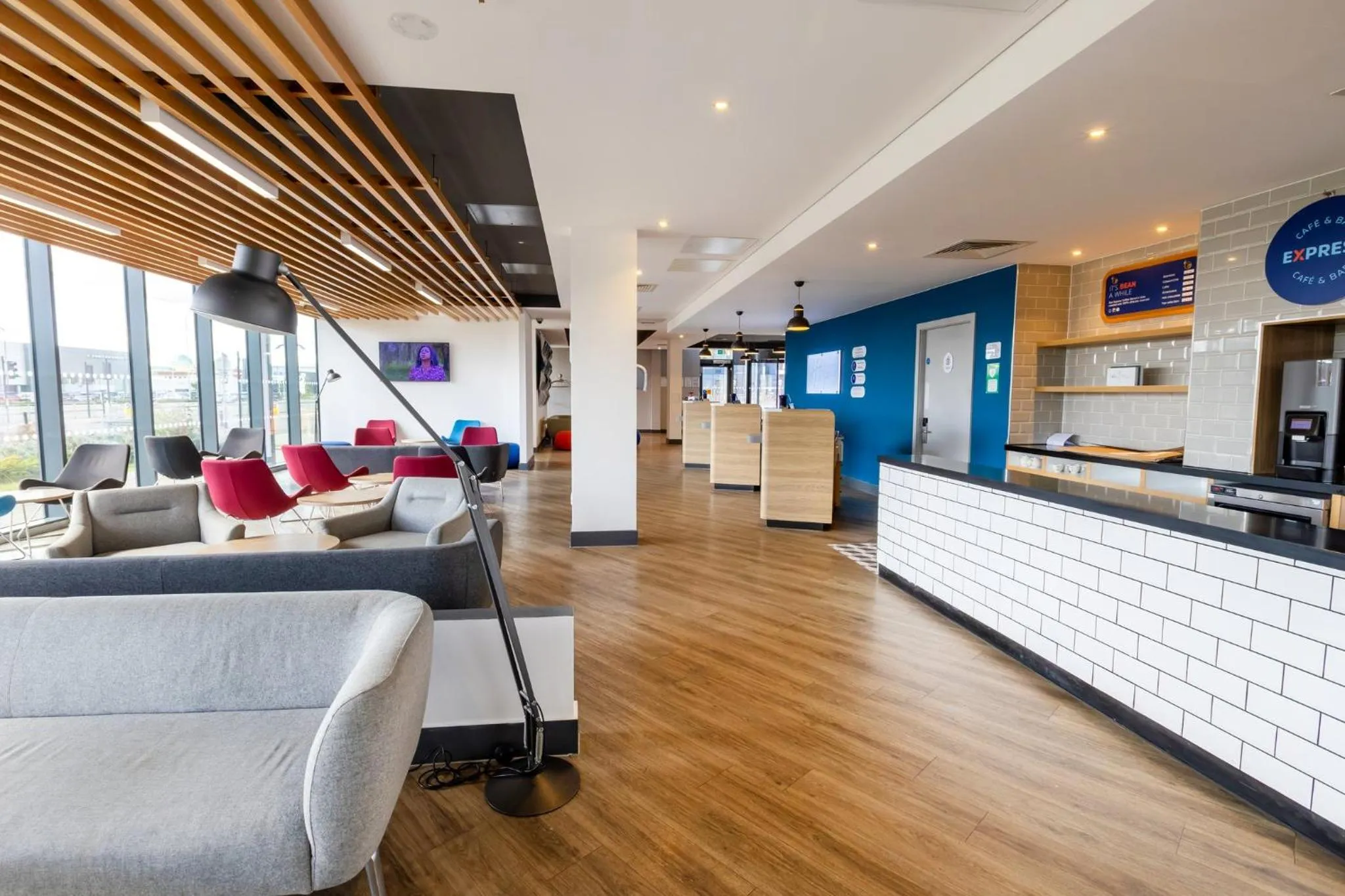 Property building in Holiday Inn Express - Manchester - TRAFFORDCITY by IHG