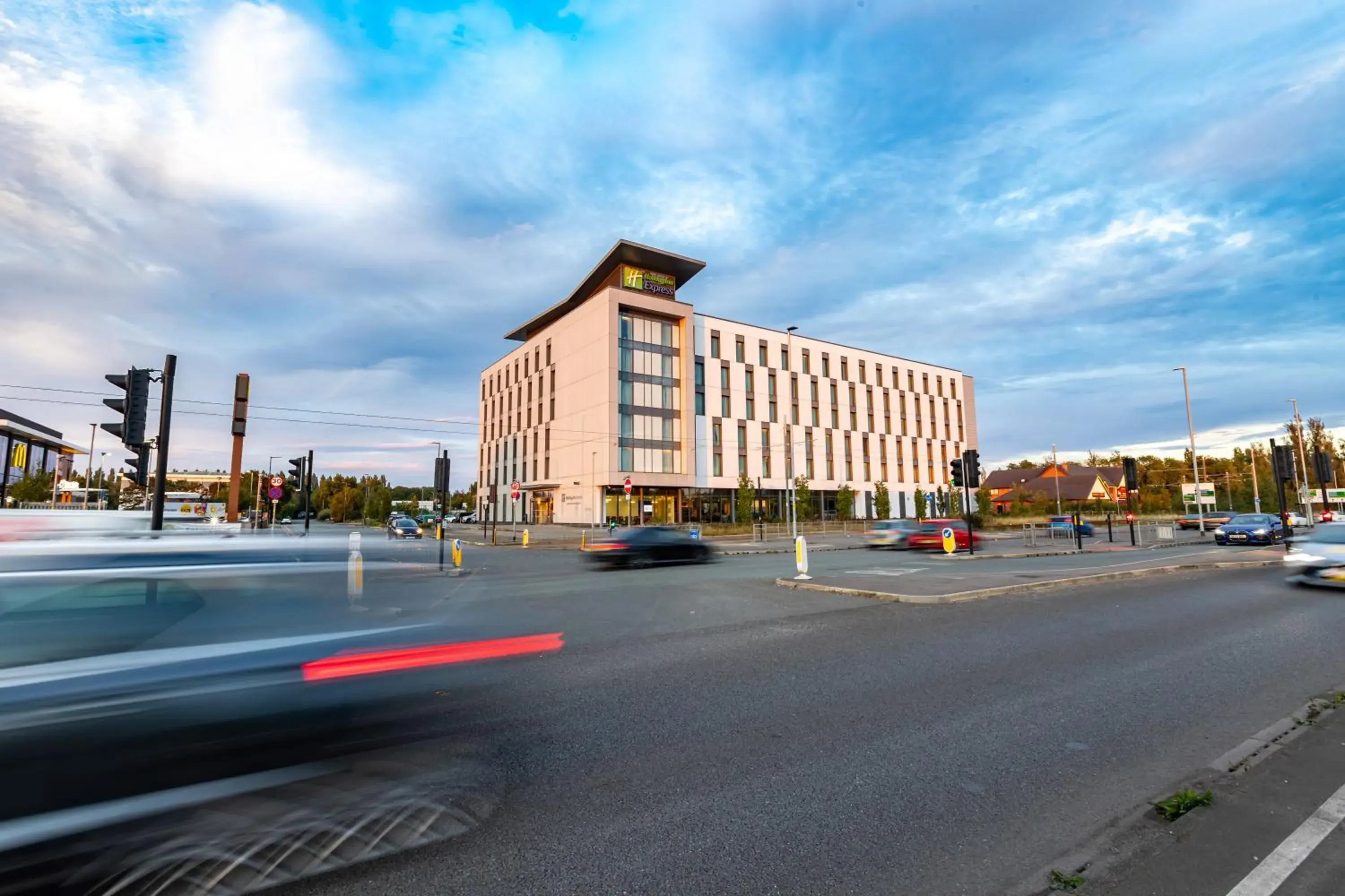 Property building in Holiday Inn Express - Manchester - TRAFFORDCITY by IHG Property building in Holiday Inn Express - Manchester - TRAFFORDCITY by IHG