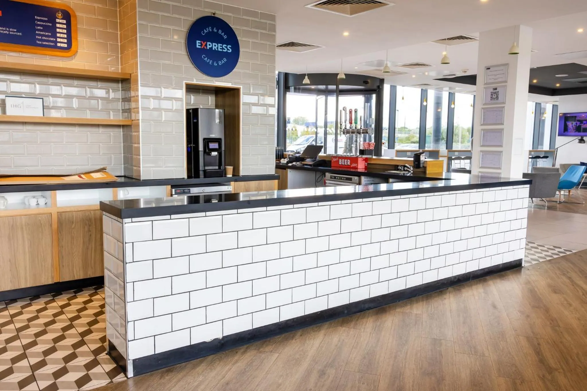 Lounge or bar in Holiday Inn Express - Manchester - TRAFFORDCITY by IHG