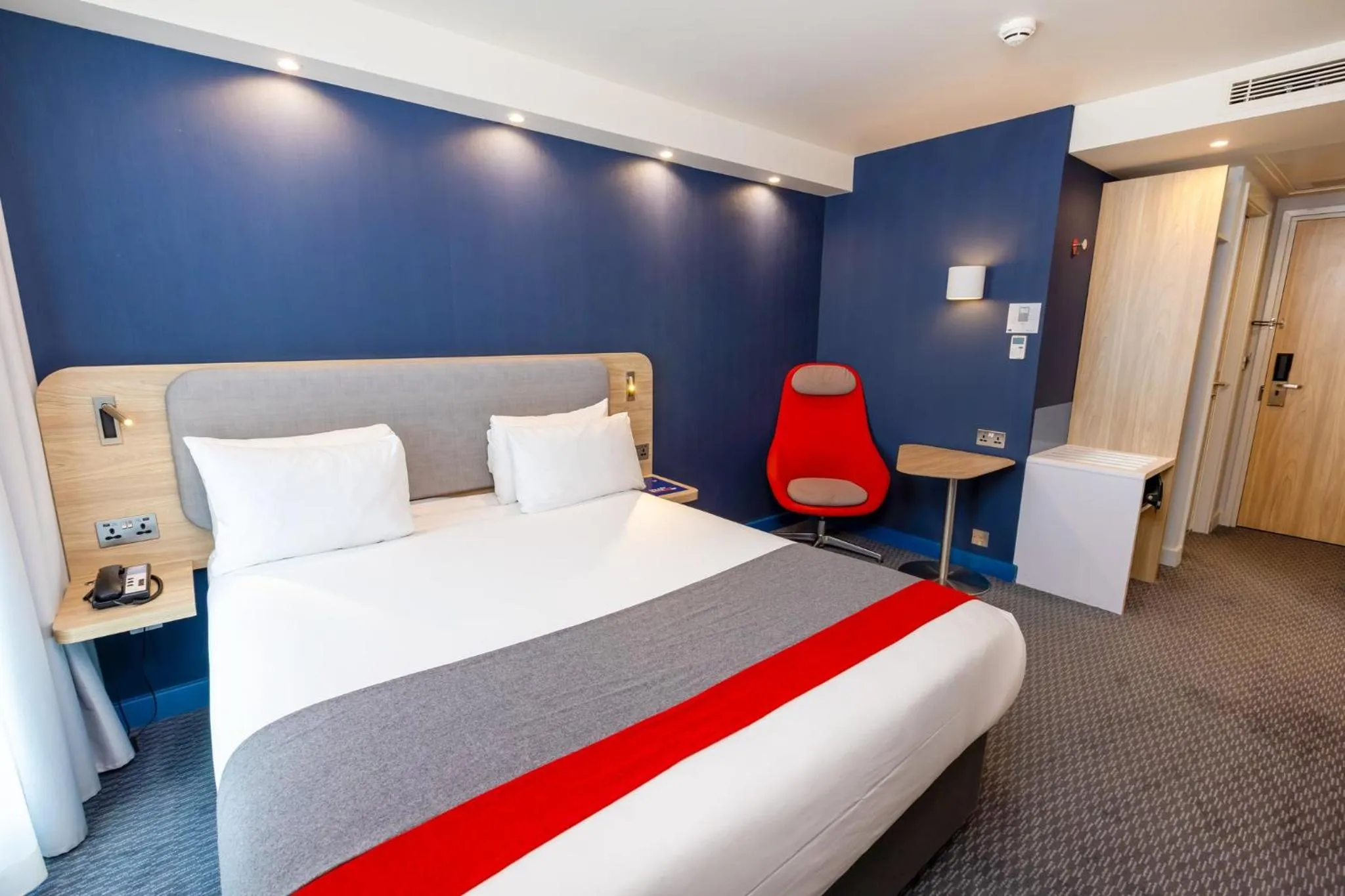 Photo of the whole room, Bed in Holiday Inn Express - Manchester - TRAFFORDCITY by IHG