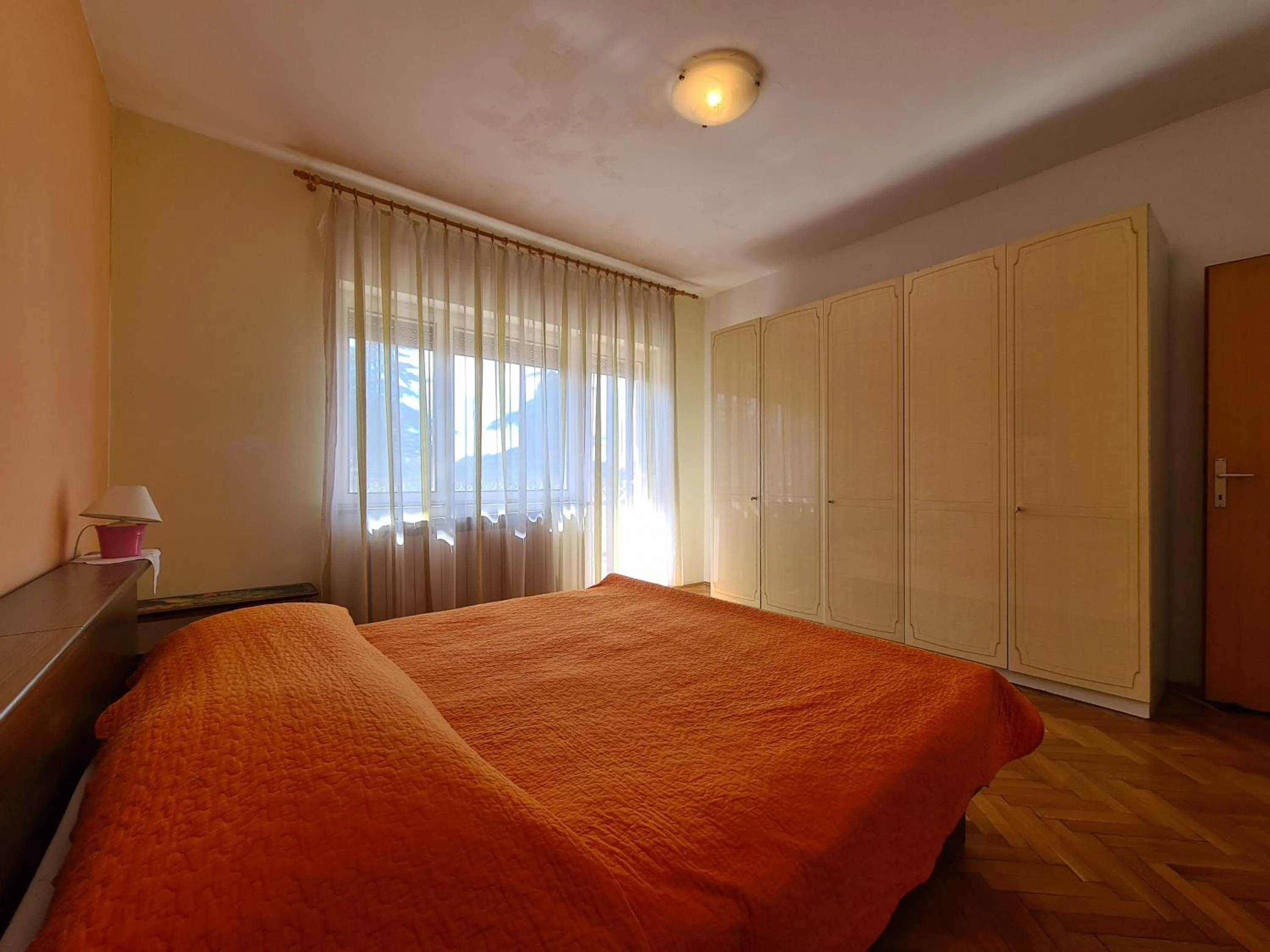 Bed in Apartments Fazanska 930
