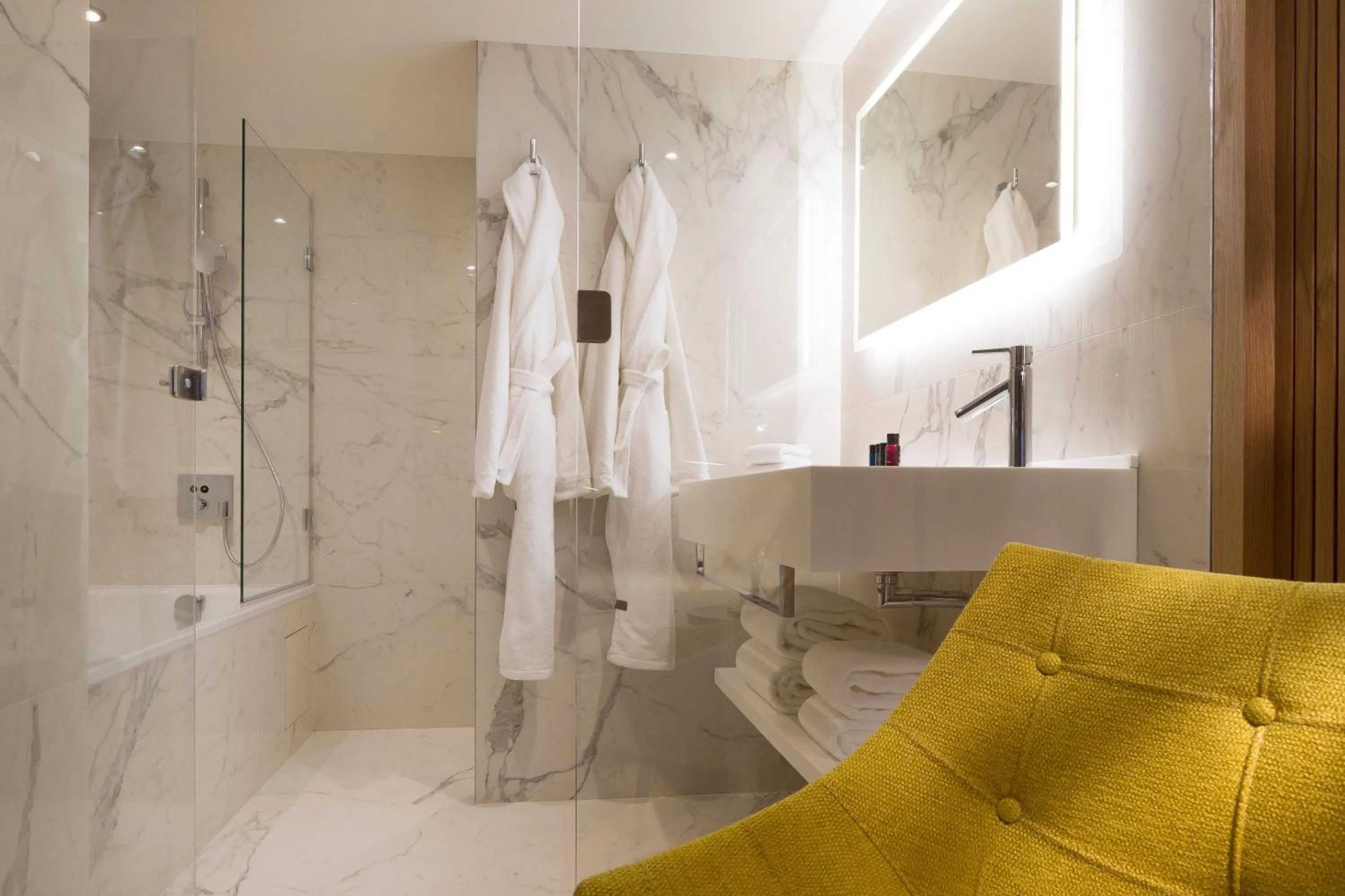 Bathroom in Drawing Hotel