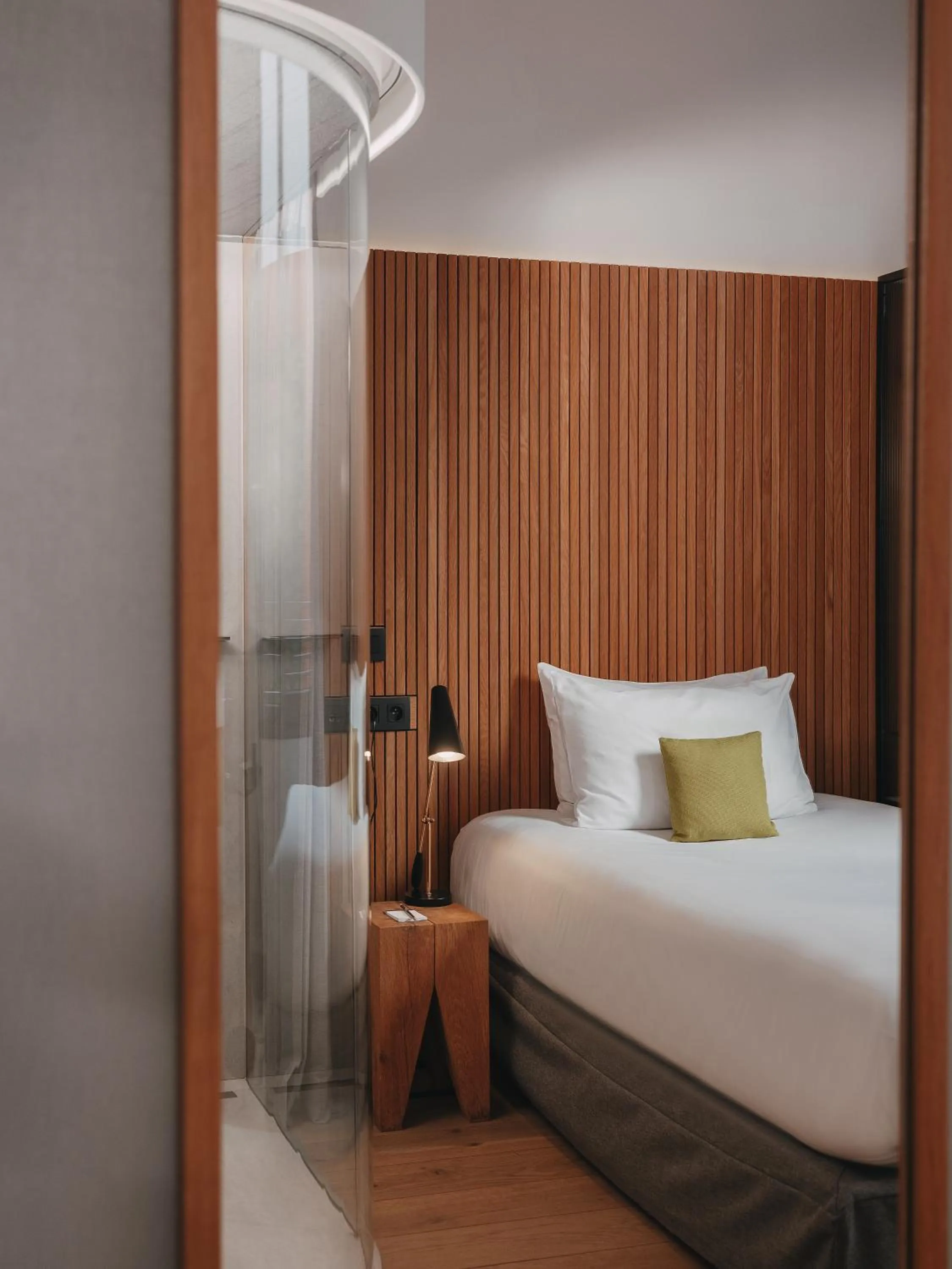 Bed in Drawing Hotel