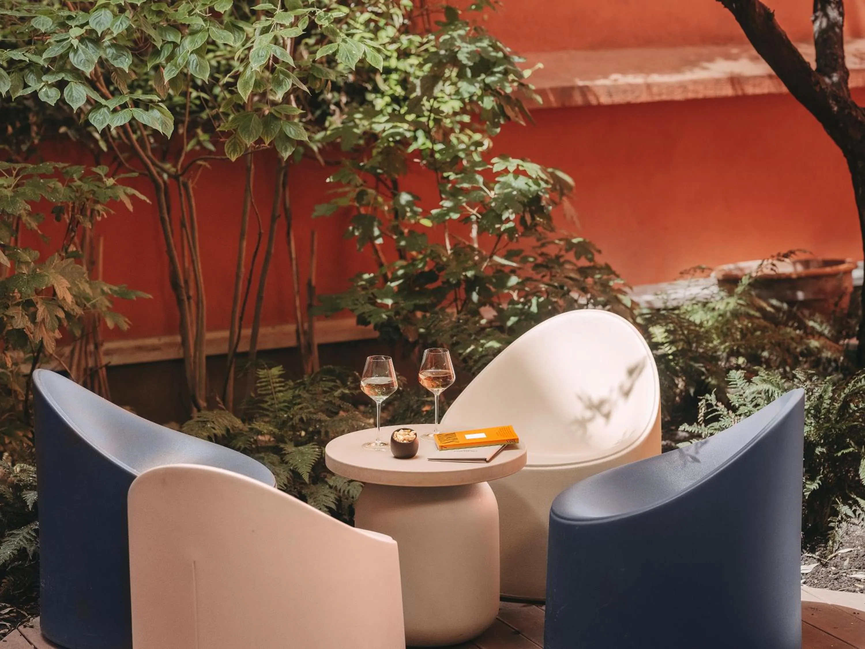 Patio in Drawing Hotel