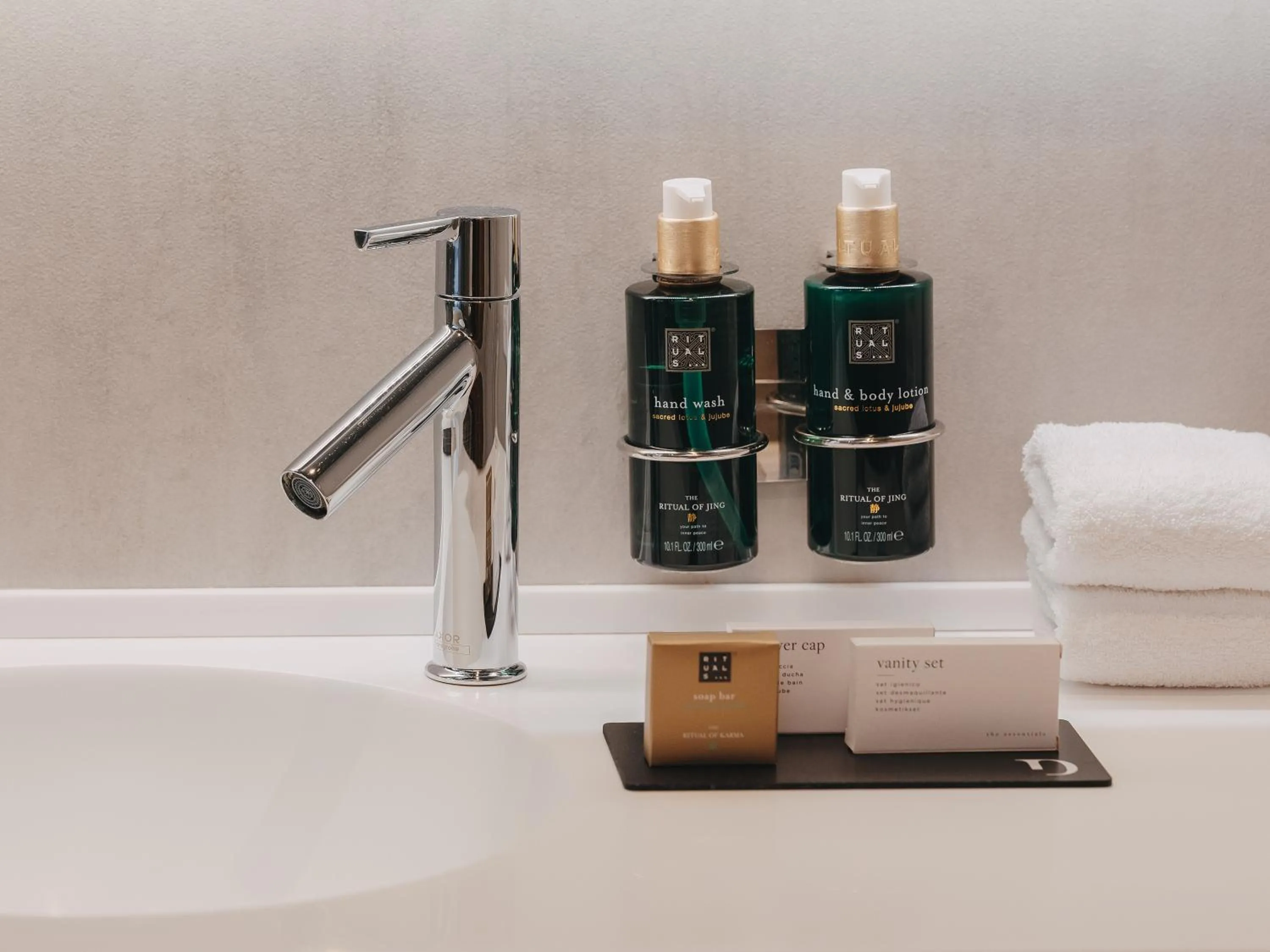 Bathroom in Drawing Hotel