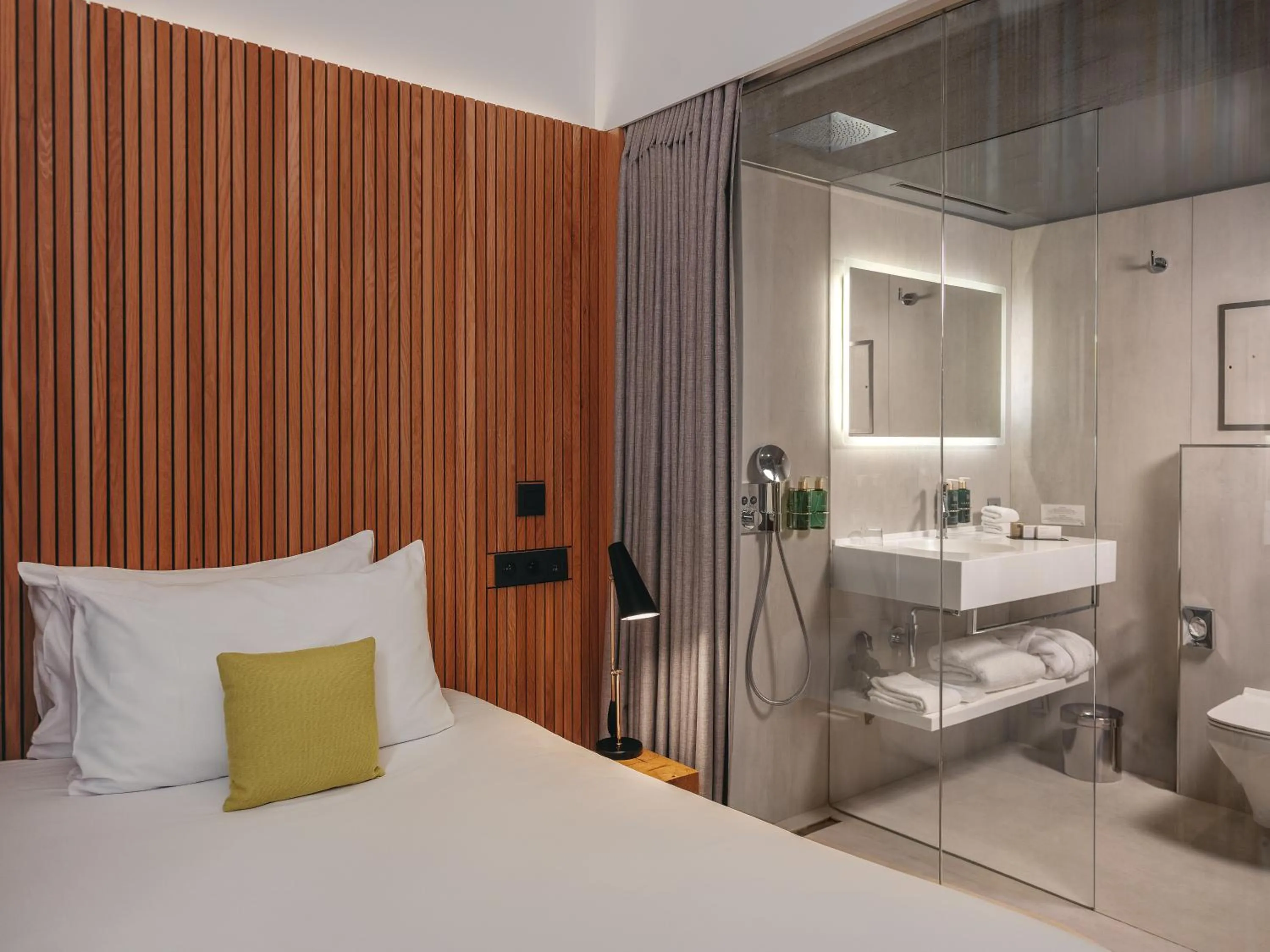 Shower, Bed in Drawing Hotel