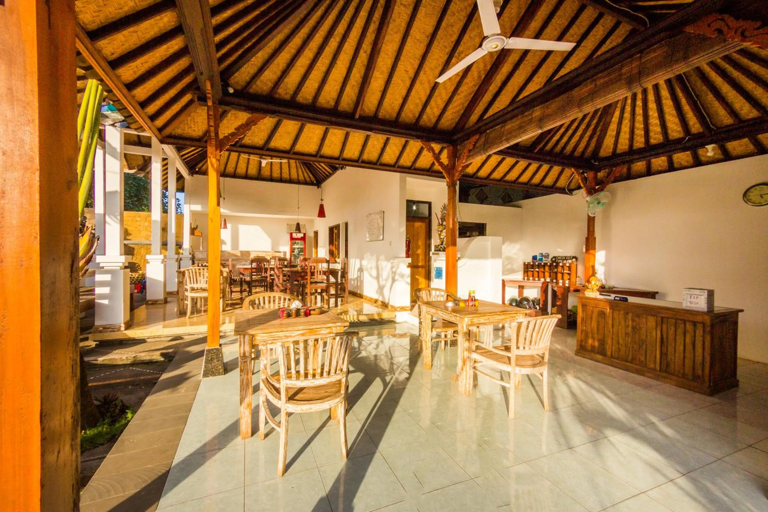 Restaurant/places to eat in Oasis