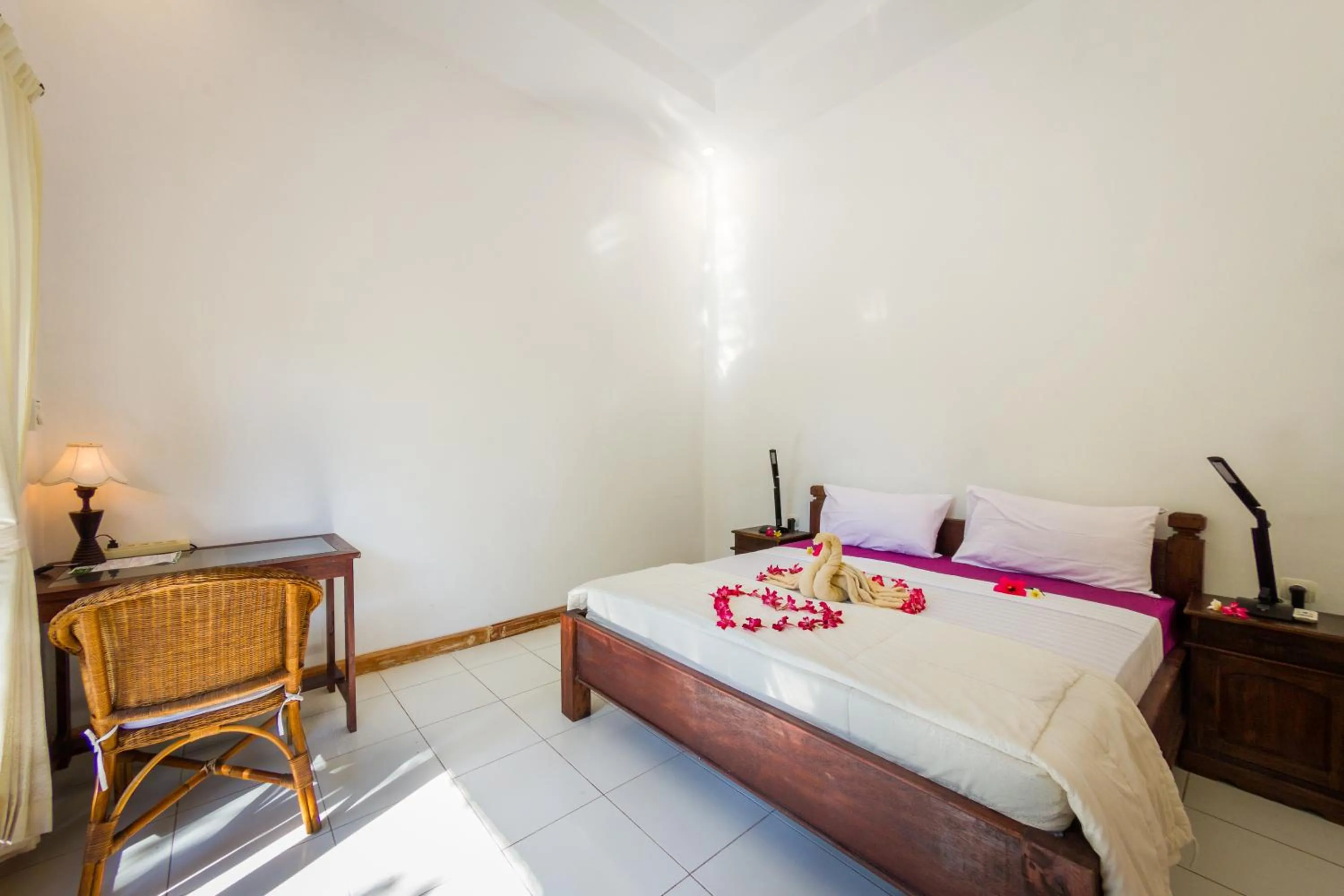 Photo of the whole room, Bed in Oasis